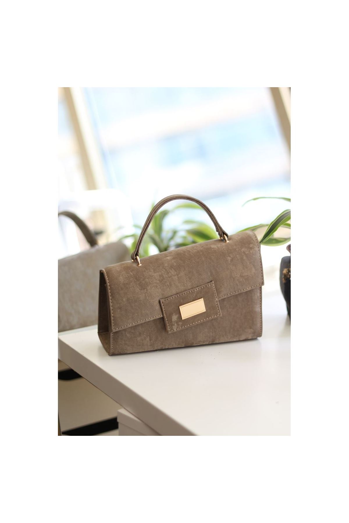 Kadın Vizon Yamuk Form Gold Toka Detaylı Omuz Çantası