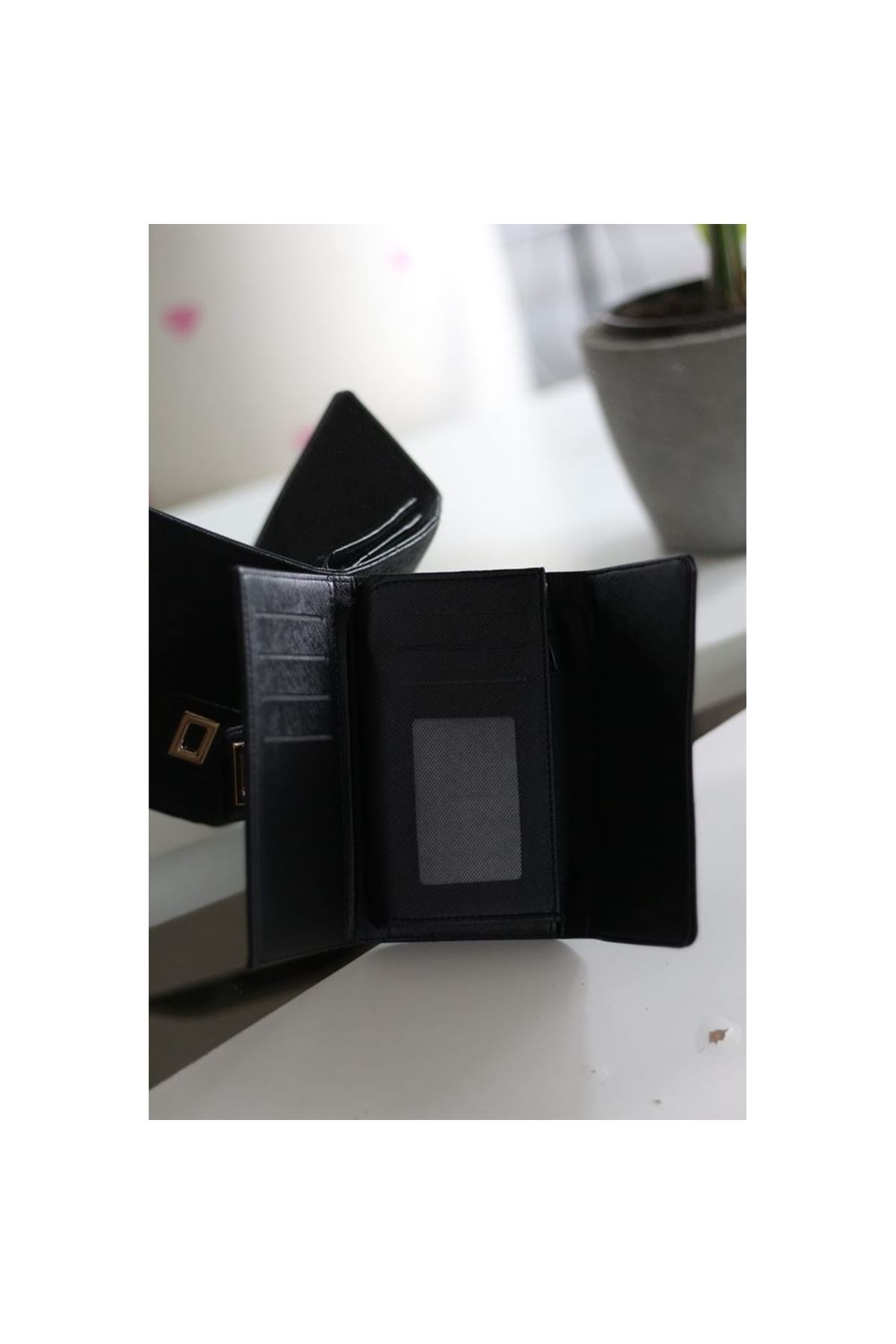 Kadın Siyah Gold Aksesuar Detaylı Cüzdan