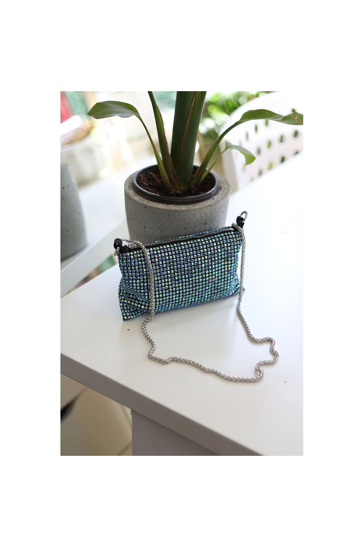 Kadın Mavi Parlak Taş Dokuma Abiye Zincirli Omuz Çantası