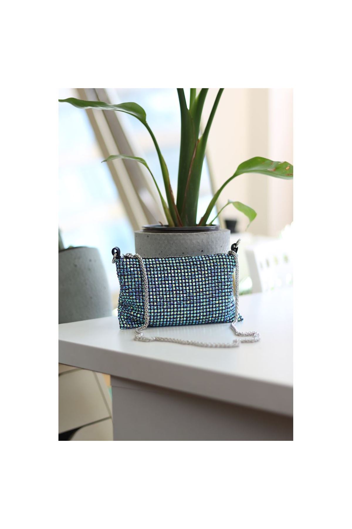 Kadın Mavi Parlak Taş Dokuma Abiye Zincirli Omuz Çantası
