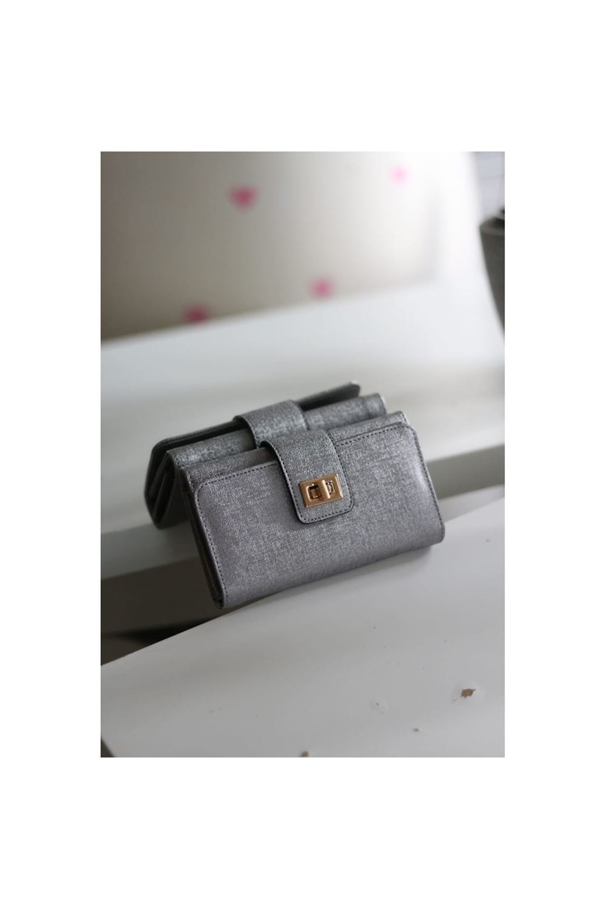 Kadın Gri Gold Aksesuar Detaylı Cüzdan