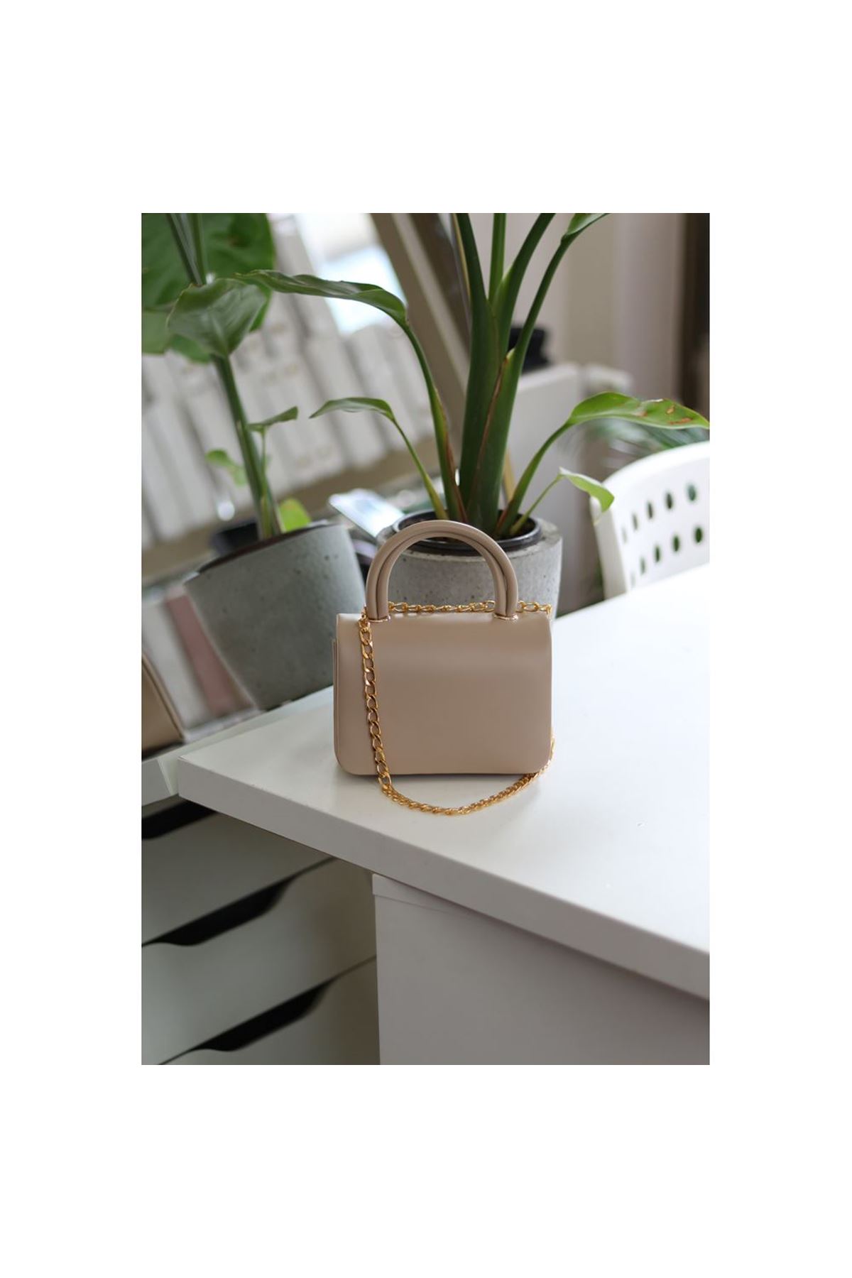 Nude Tutma Saplı Zincir Detaylı El Omuz Çantası