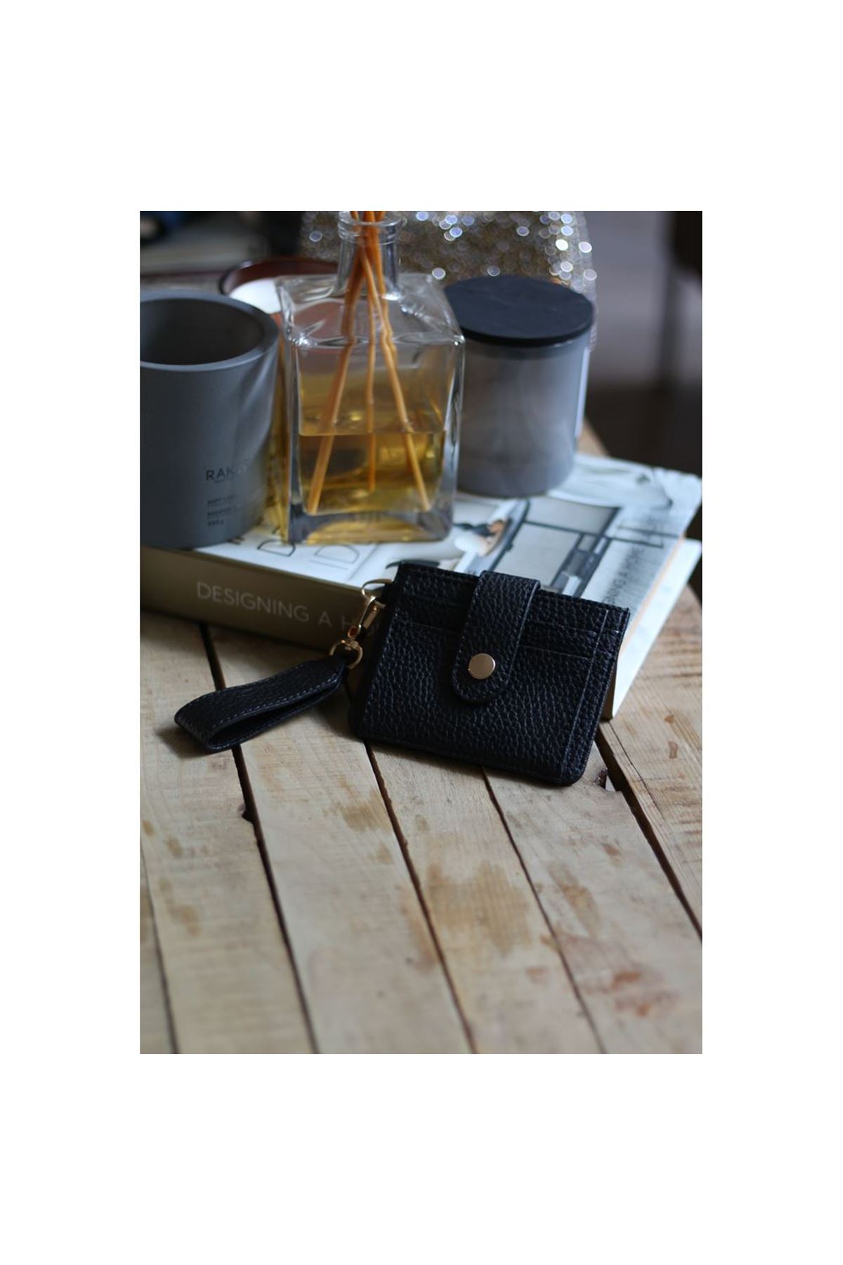 Kadın Siyah Mini Maskot Kartlık