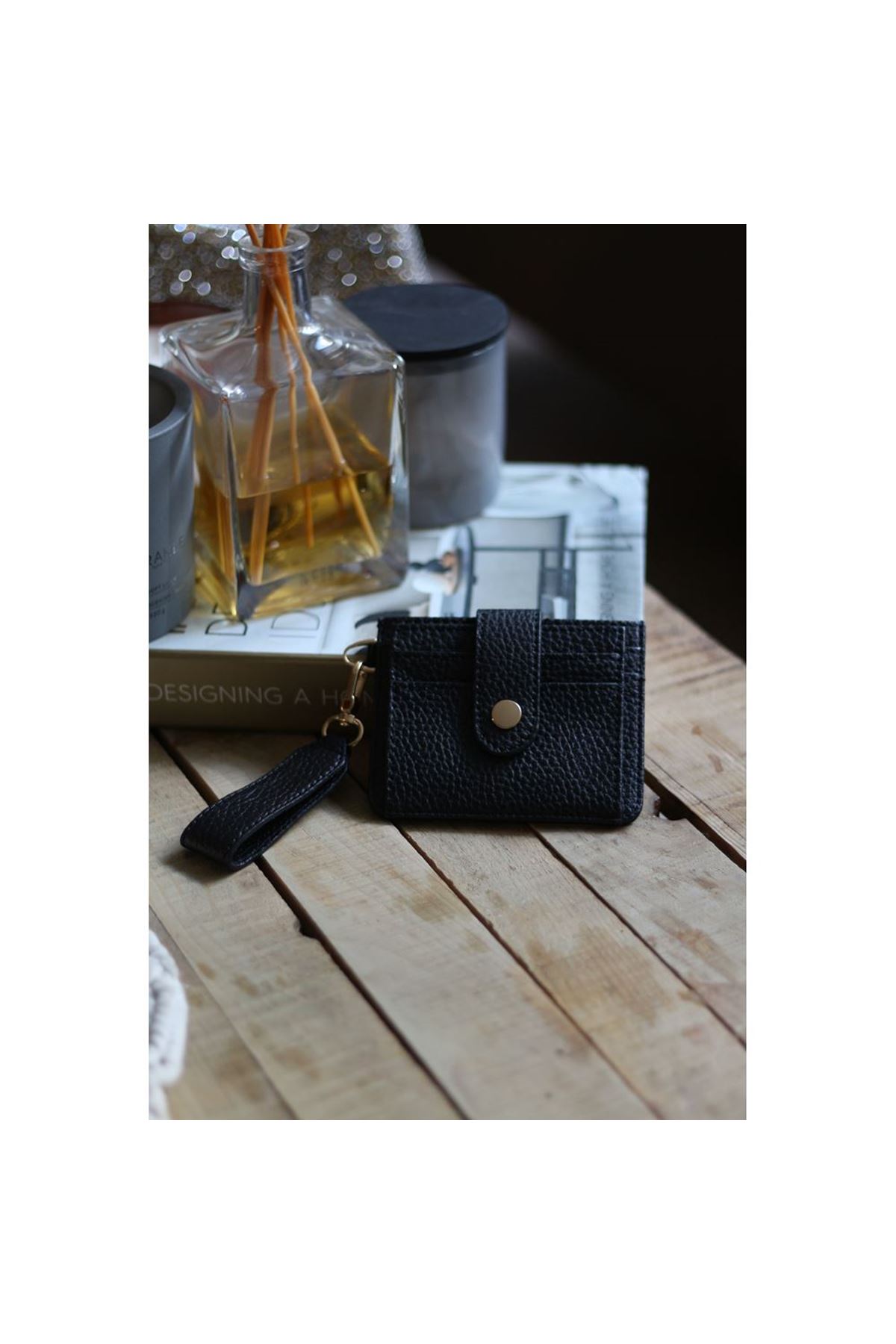 Kadın Siyah Mini Maskot Kartlık