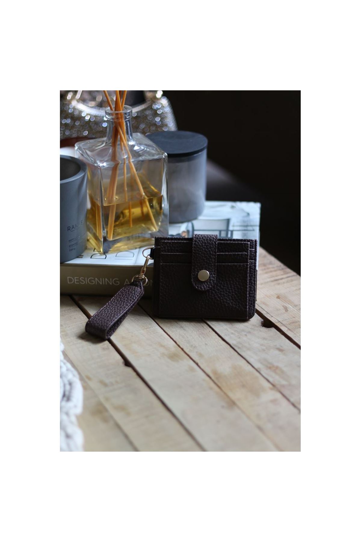 Kadın Acı Kahve Mini Maskot Kartlık