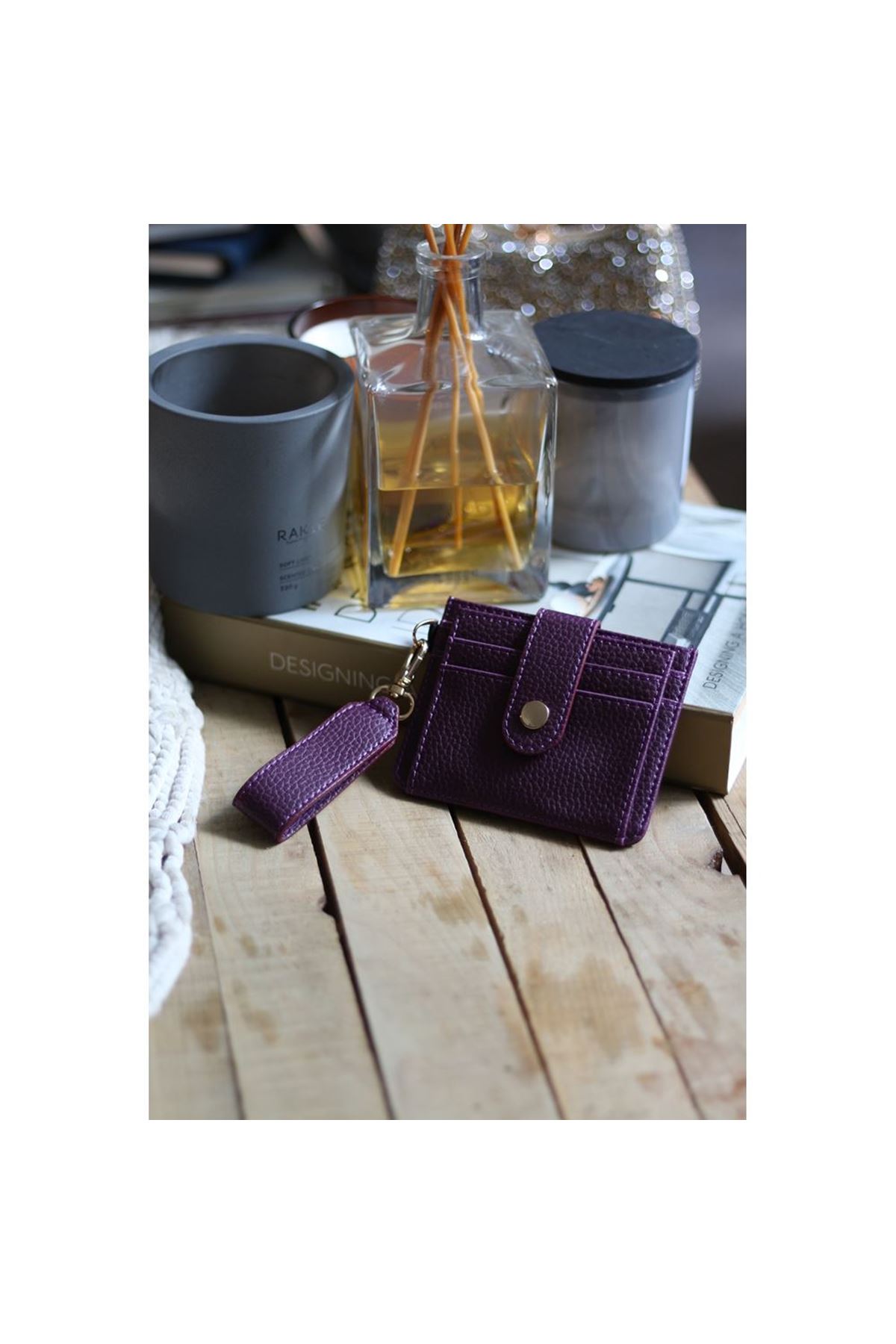 Kadın Mor Mini Maskot Kartlık