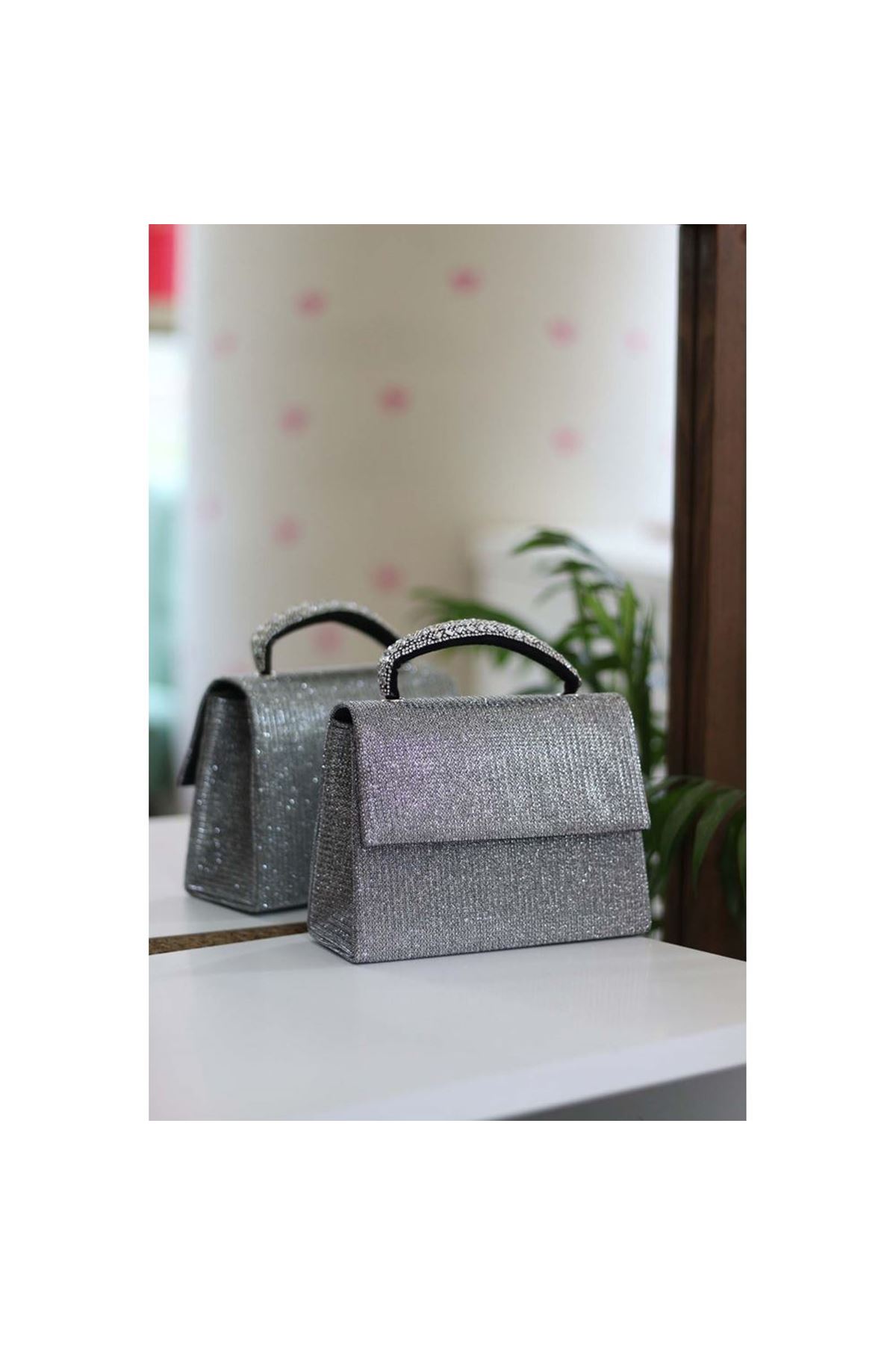 Kadın Simli Platin Taş Tutma Detaylı Abiye Omuz Çantası