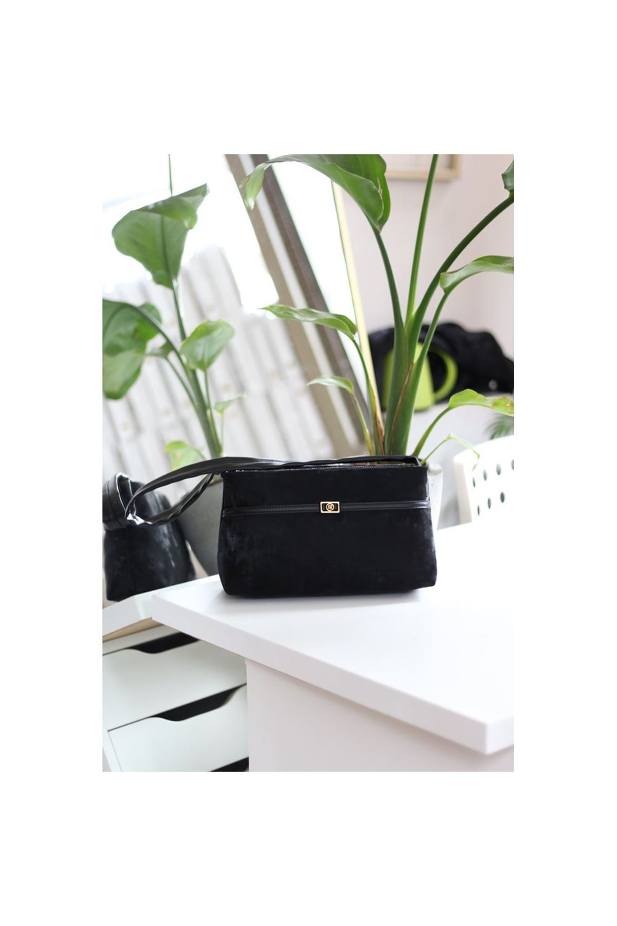 Kadın Siyah Yumuşak Doku Eskitme Desenli Omuz Çantası