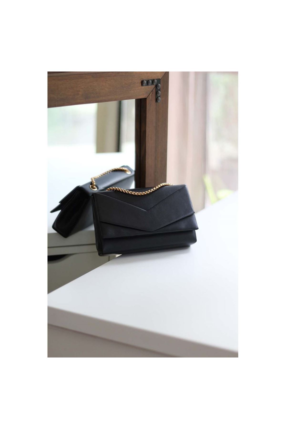 Kadın Siyah Zarf Kutu Omuz Çantası