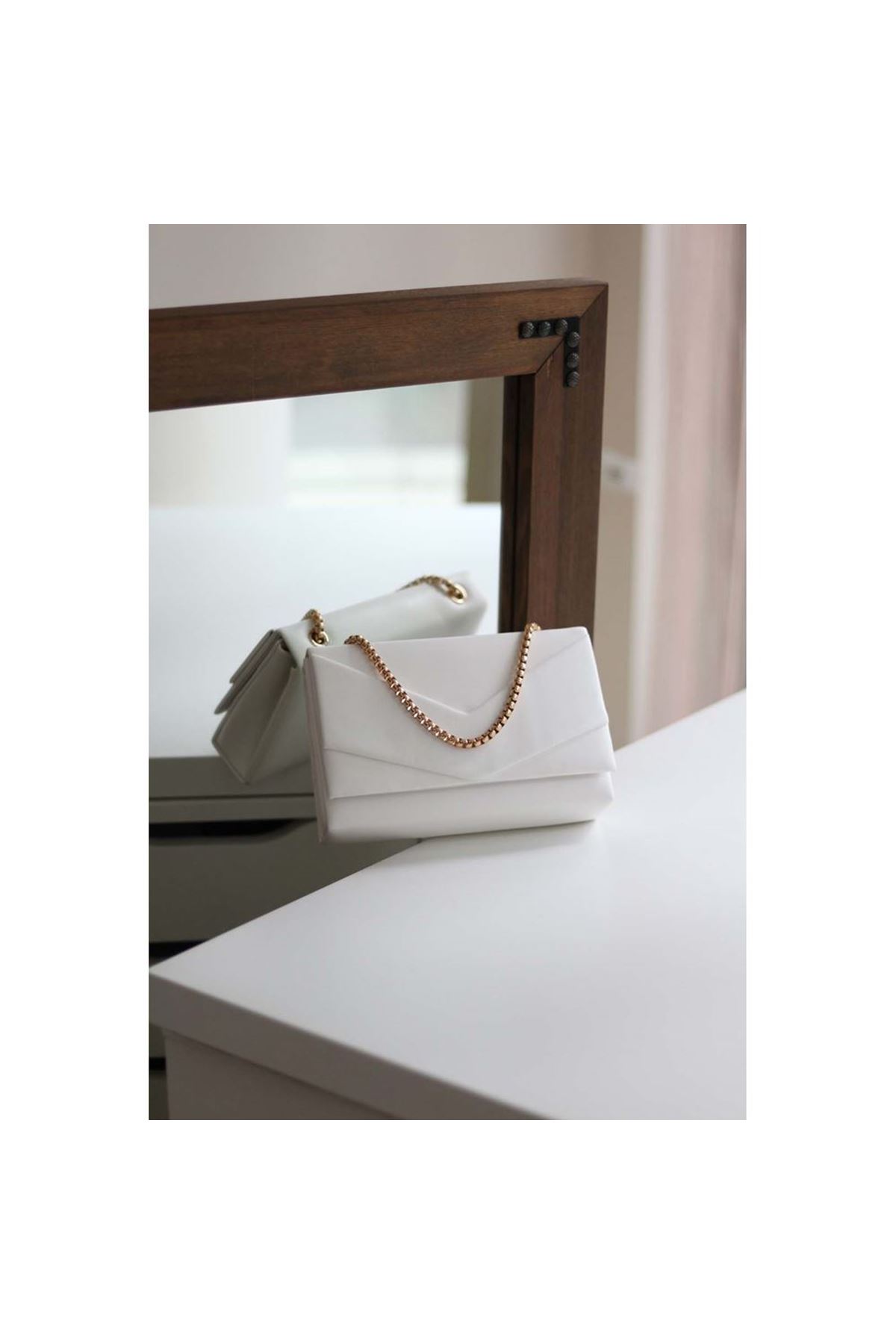 Kadın Beyaz Zarf Kutu Omuz Çantası