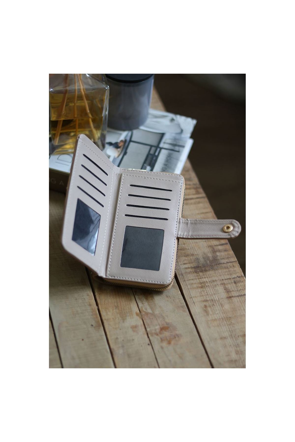 Kadın Karamel Kartlık Detaylı Orta Boy Cüzdan