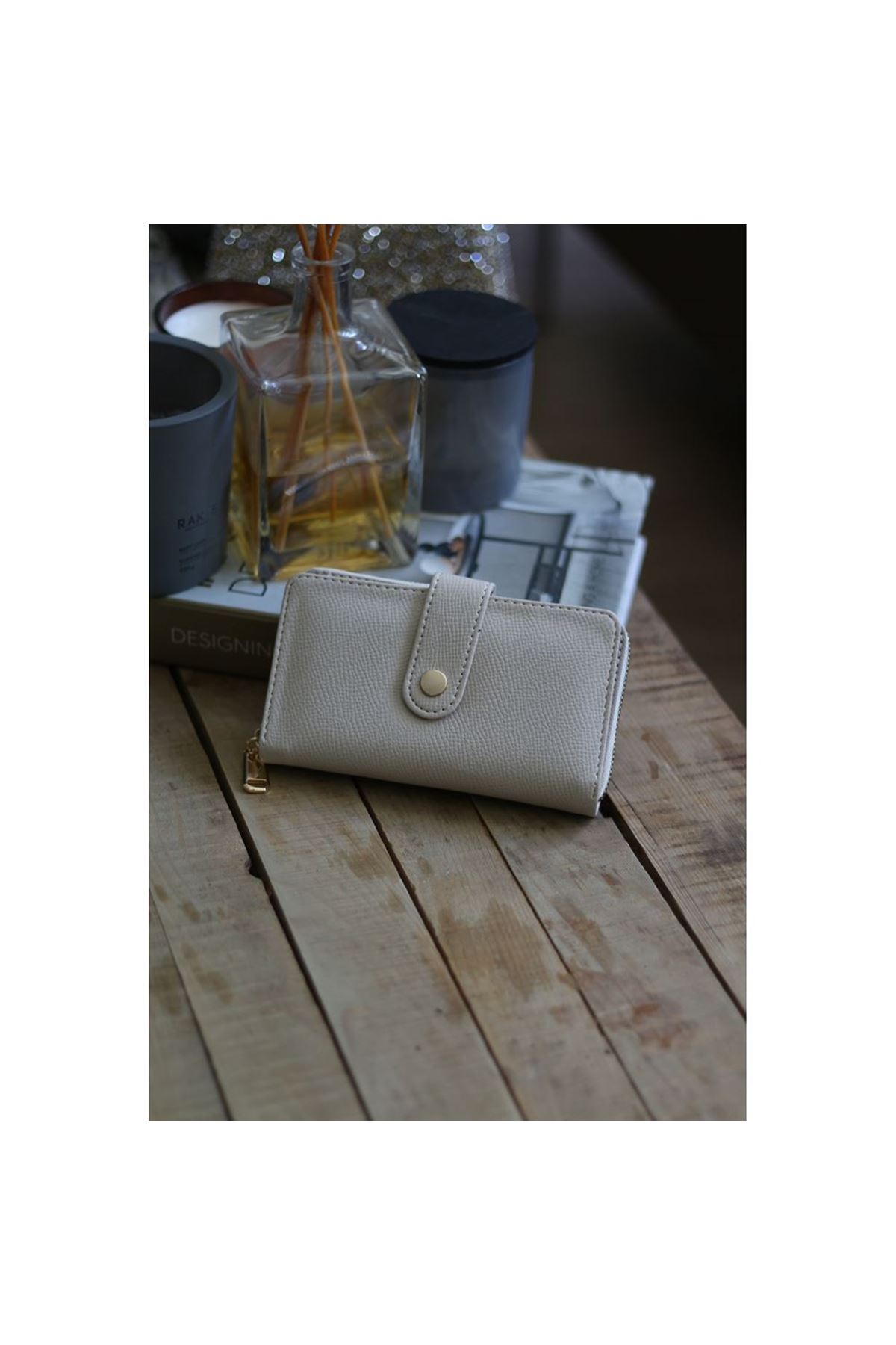 Kadın Krem Kartlık Detaylı Orta Boy Cüzdan