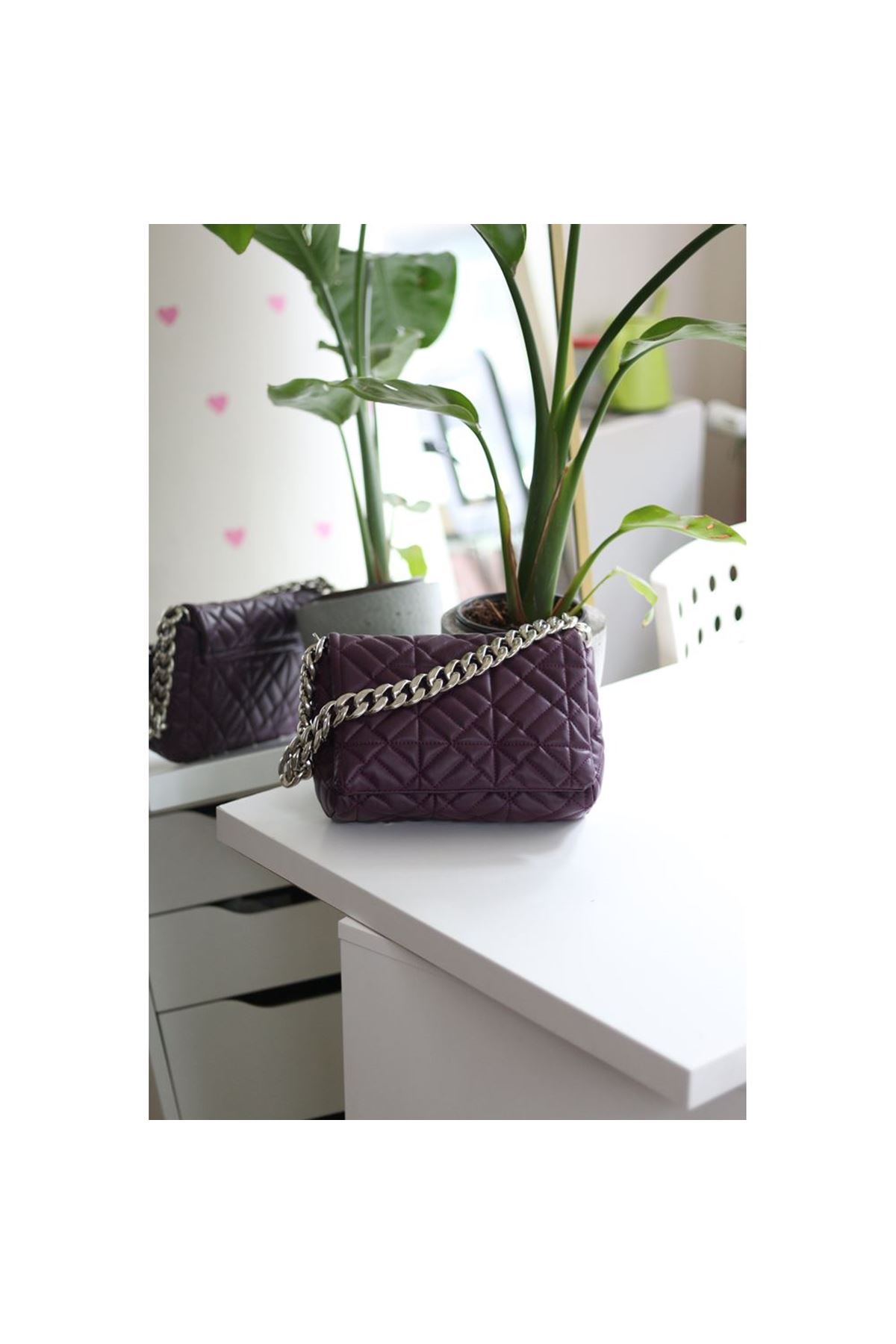 Kadın Mor Kapitone Desenli Silver Zincir Aksesuar Detaylı Omuz Çantası