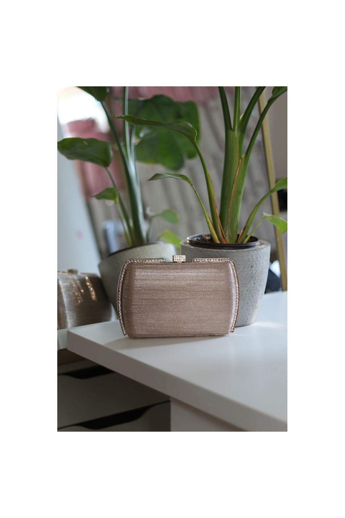 Kadın Rose Gold Çizgi Doku Kristal Taş Detaylı Abiye Çanta