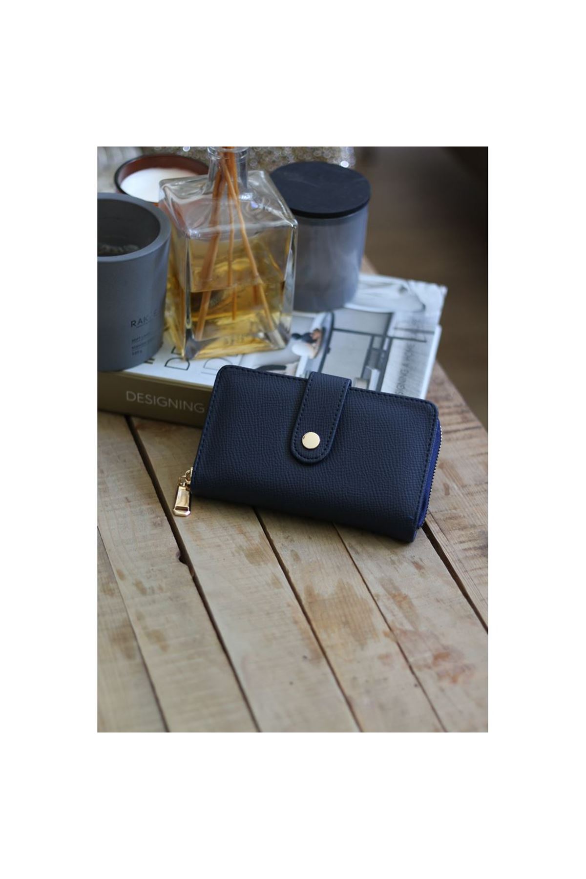 Kadın Lacivert Kartlık Detaylı Orta Boy Cüzdan