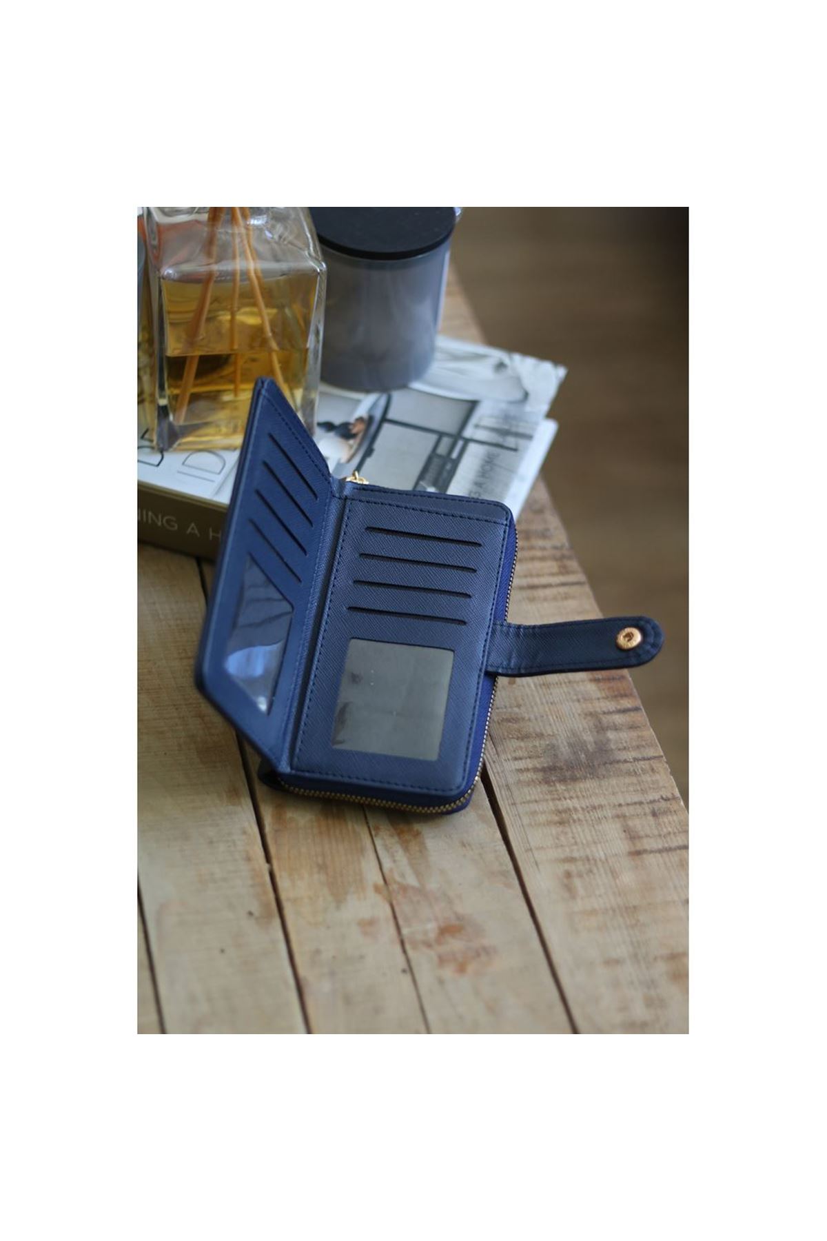 Kadın Lacivert Kartlık Detaylı Orta Boy Cüzdan