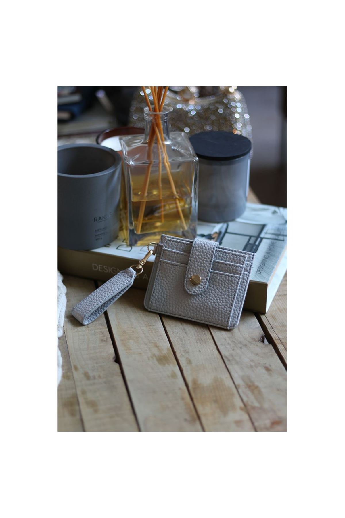 Kadın Gri Mini Maskot Kartlık