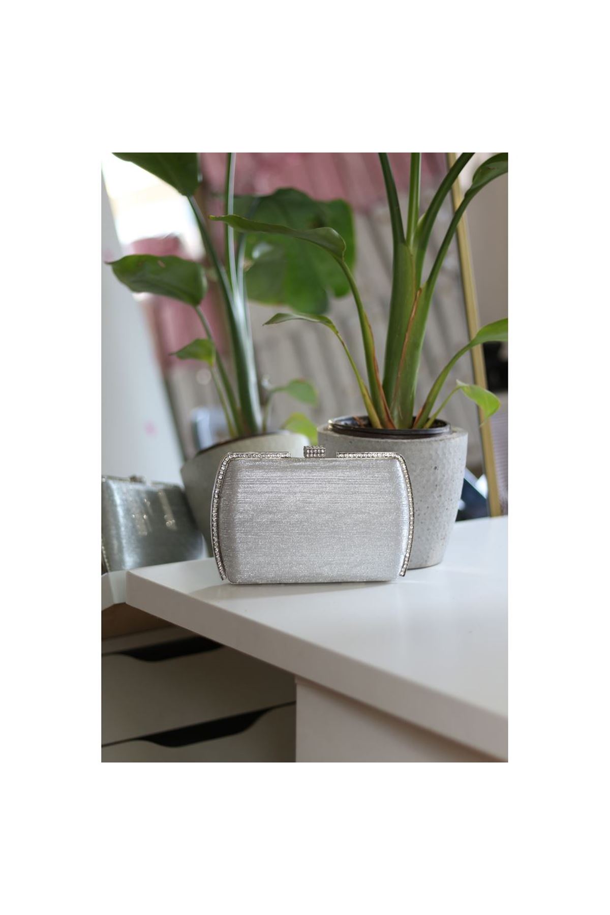 Kadın Silver Çizgi Doku Kristal Taş Detaylı Abiye Çanta