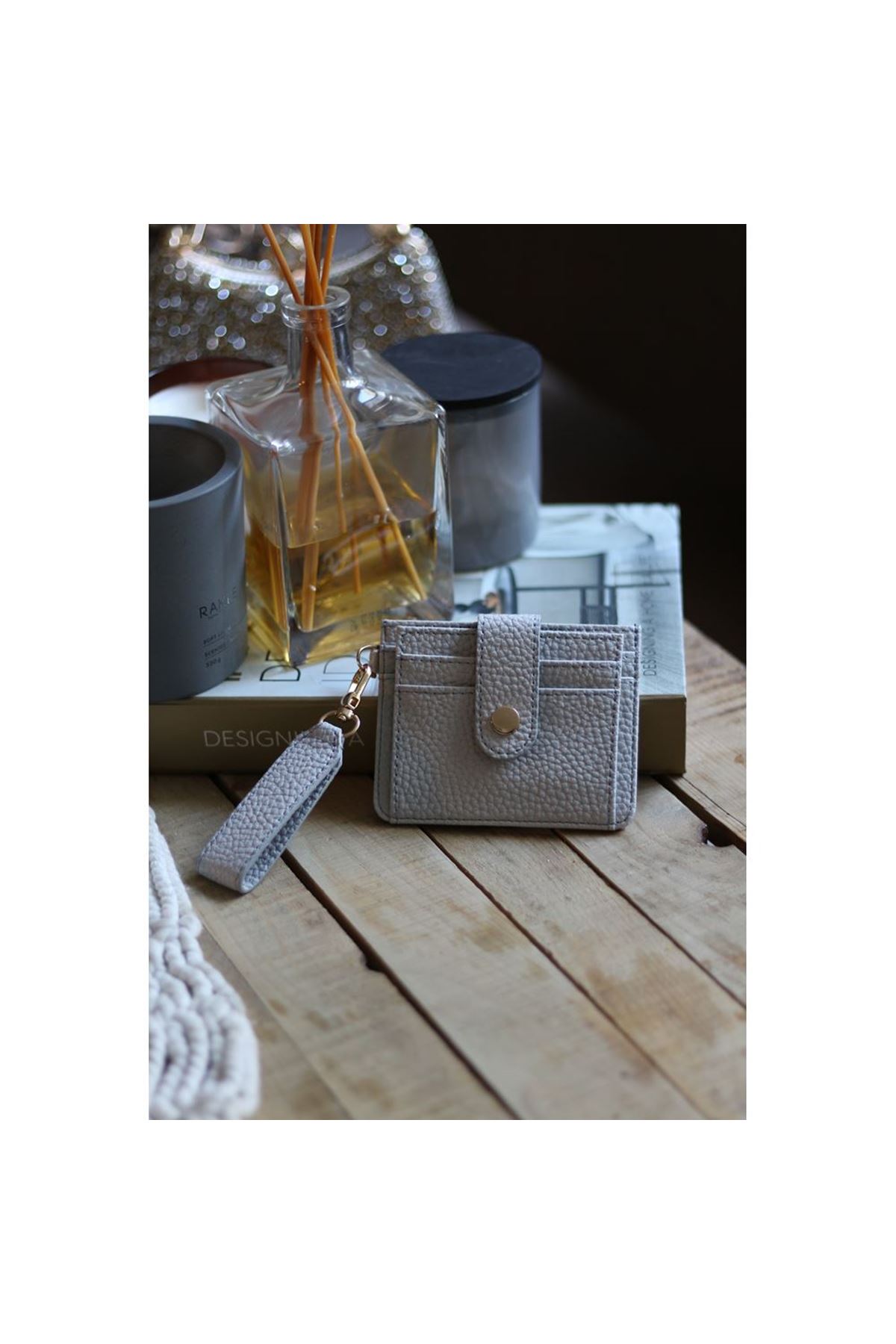 Kadın Gri Mini Maskot Kartlık