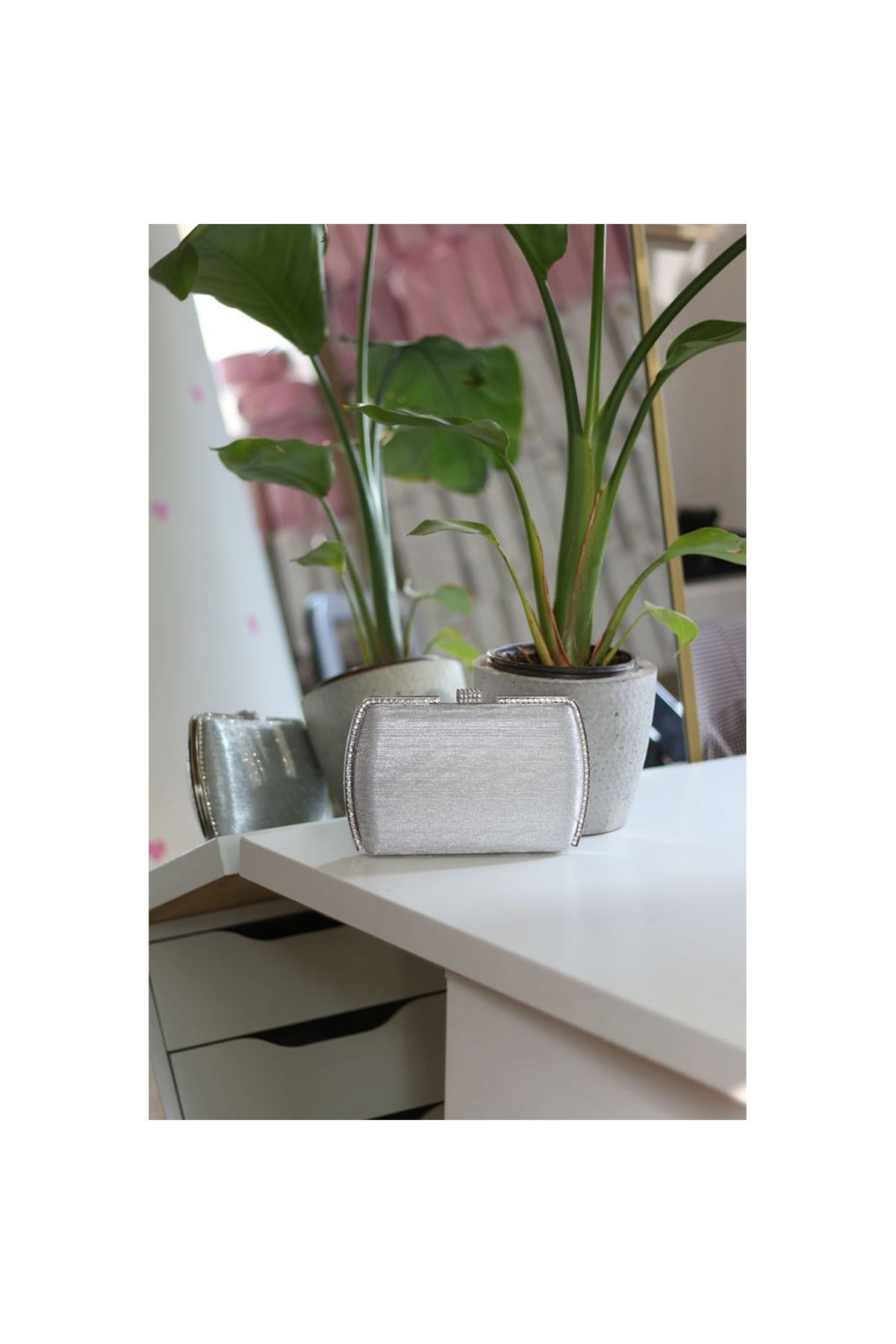 Kadın Silver Çizgi Doku Kristal Taş Detaylı Abiye Çanta