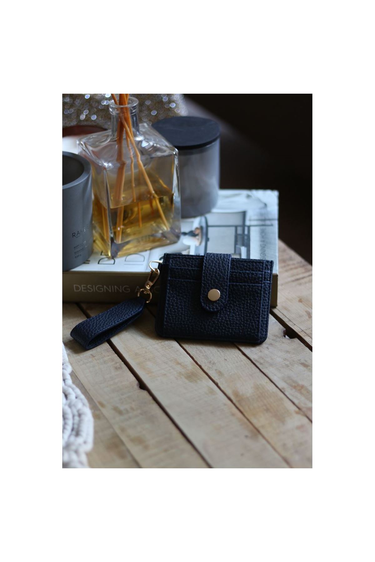 Kadın Lacivert Mini Maskot Kartlık