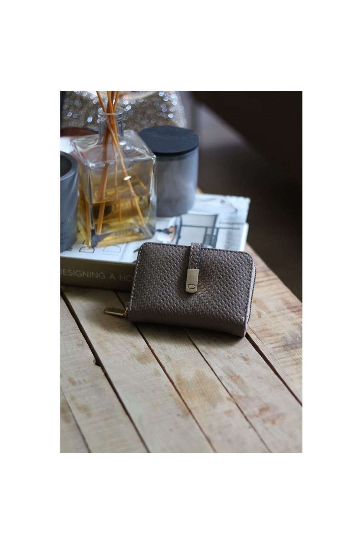 Kadın Vizon Dokulu Kartlık Detaylı Küçük Boy Cüzdan