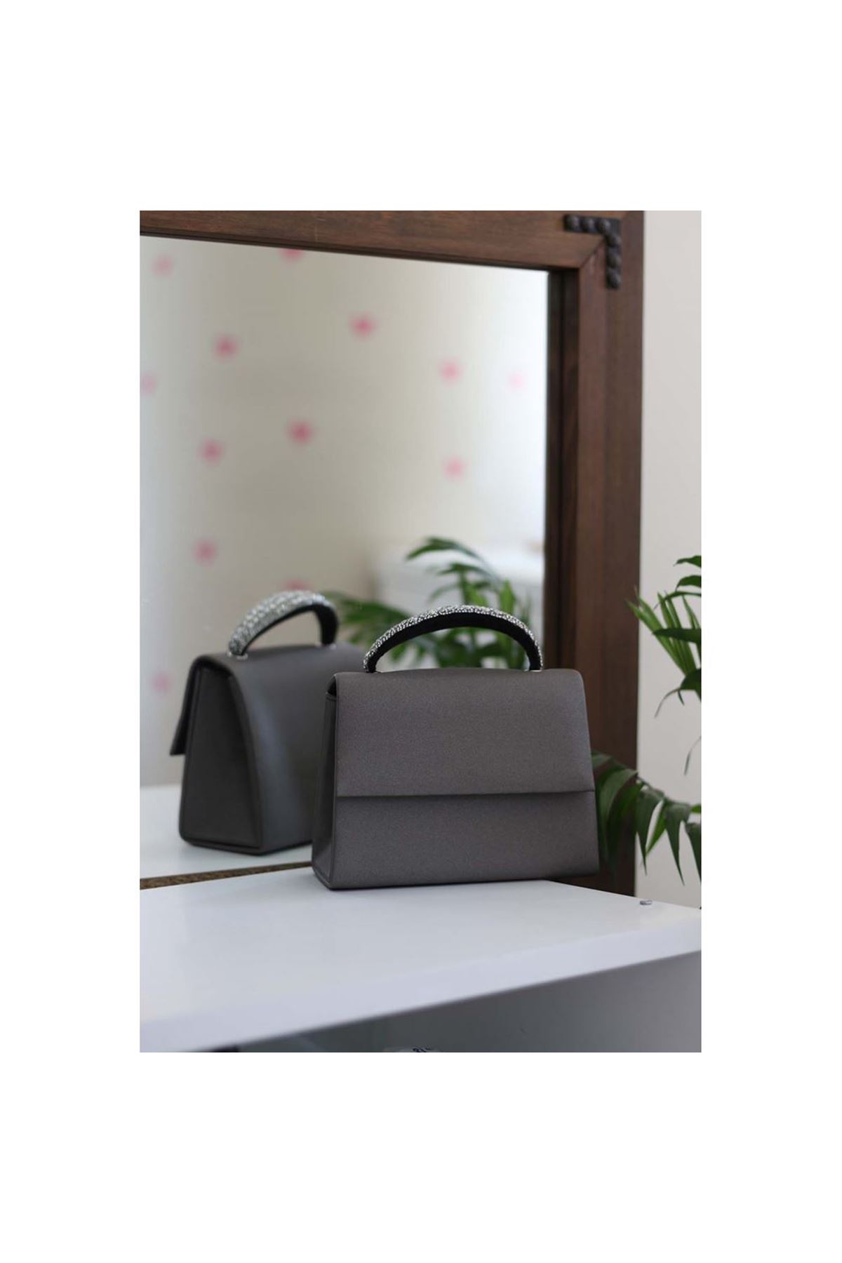 Kadın Antrasit Taş Tutma Detaylı Abiye Omuz Çantası