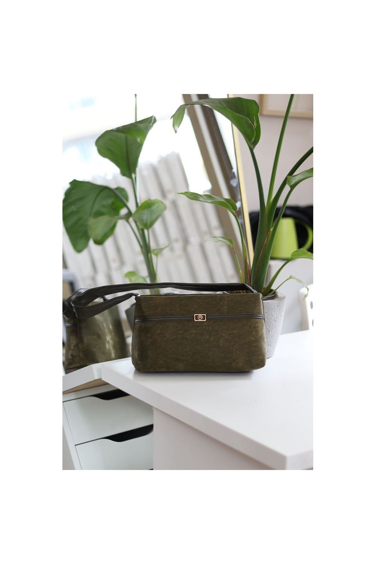 Kadın Haki Yumuşak Doku Eskitme Desenli Omuz Çantası