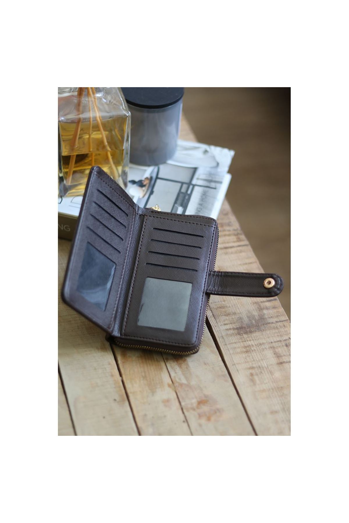 Kadın Acı Kahve Kartlık Detaylı Orta Boy Cüzdan