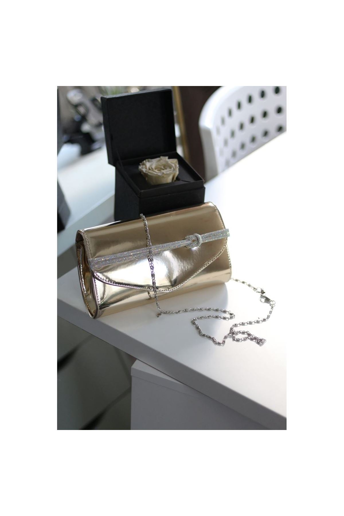 Kadın Gold Rugan Taş Şerit Detaylı Abiye el Omuz Çantası