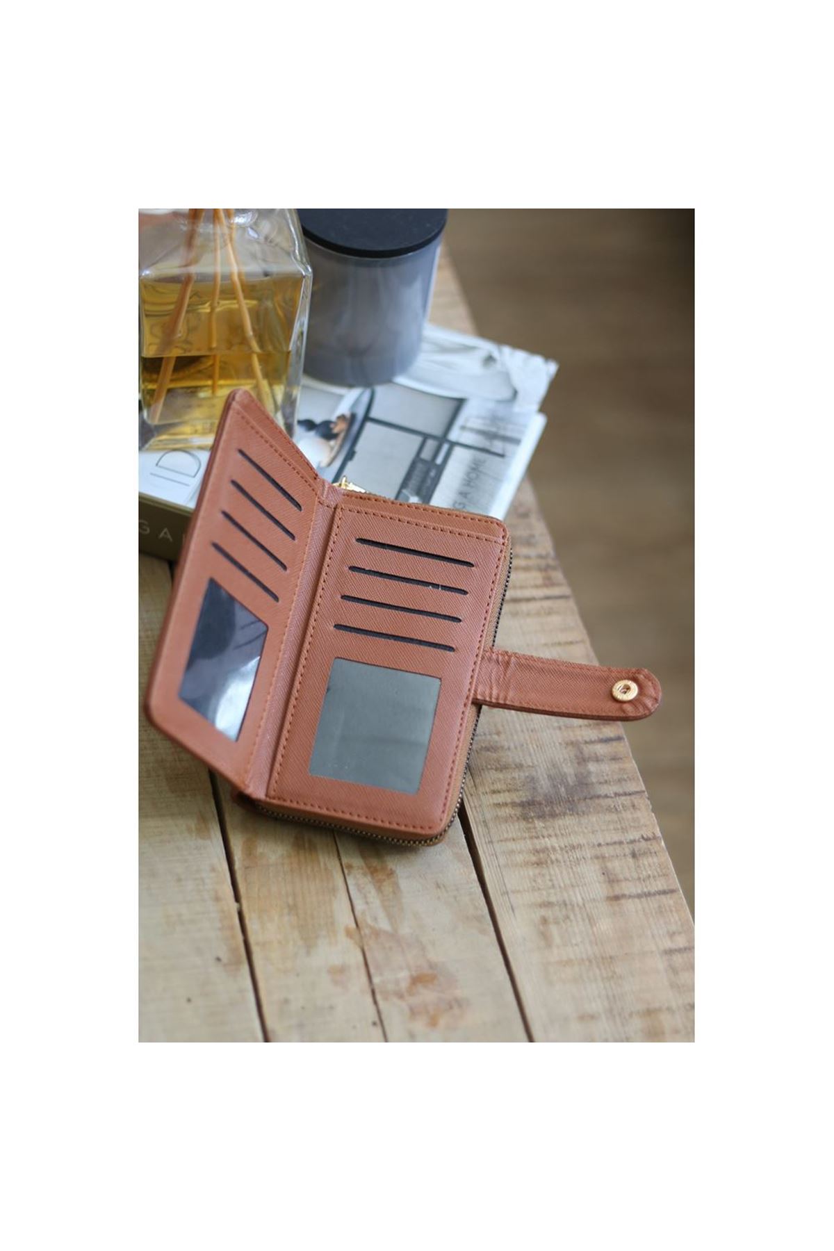 Kadın Taba Kartlık Detaylı Orta Boy Cüzdan