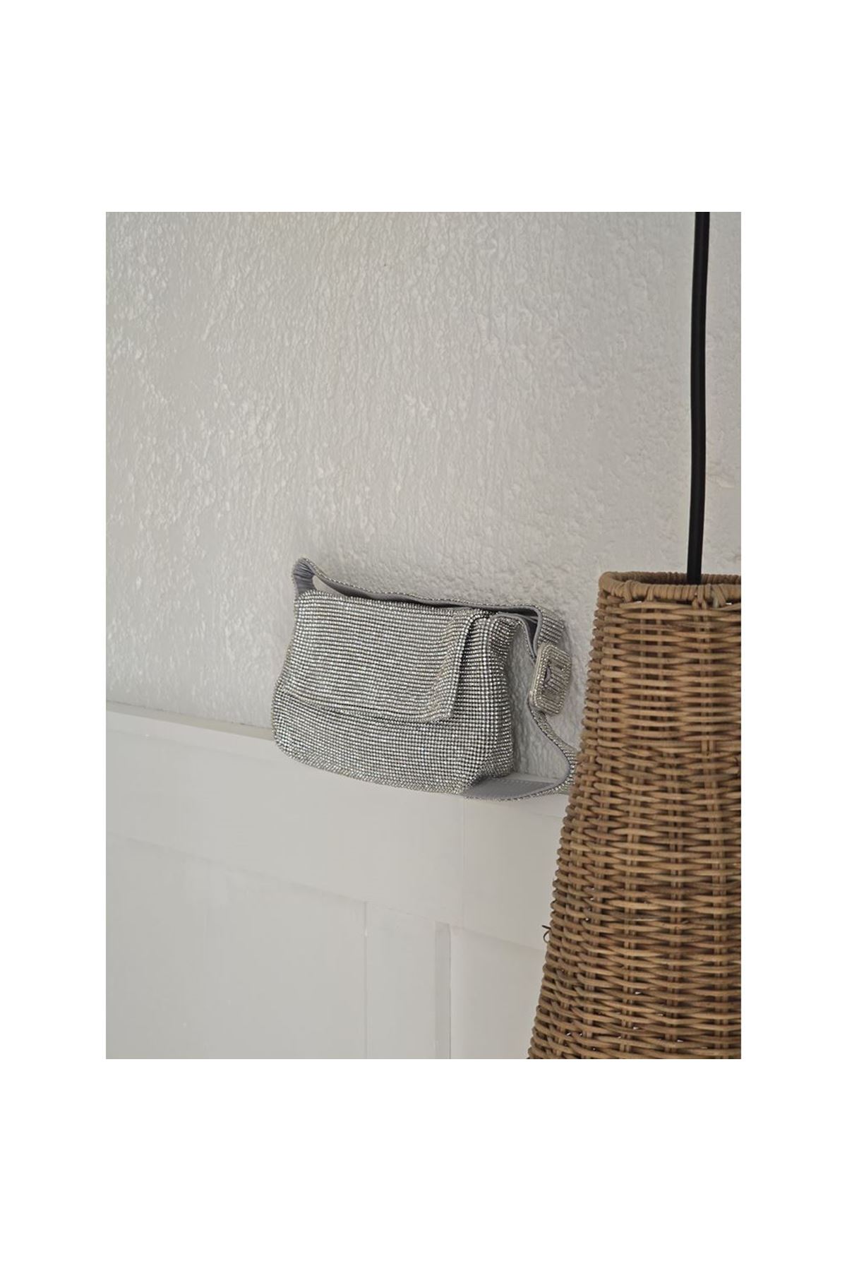 Kadın Silver Toka Detaylı Taş Dokuma Omuz Çantası