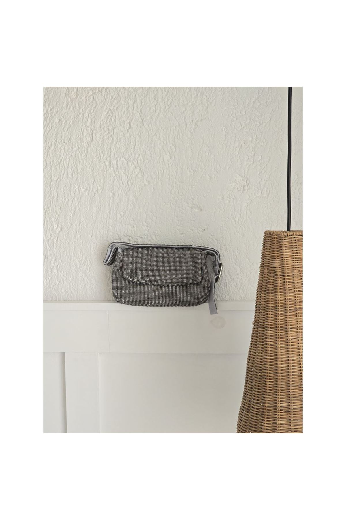 Kadın Platin Toka Detaylı Taş Dokuma Omuz Çantası