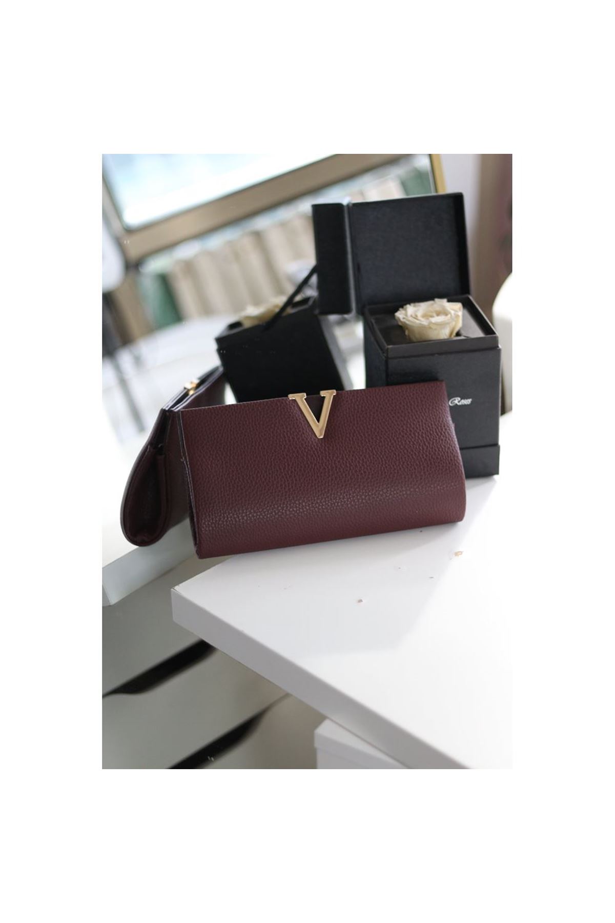 Kadın Bordo Gold Toka Detaylı Zincirli Abiye El Çantası