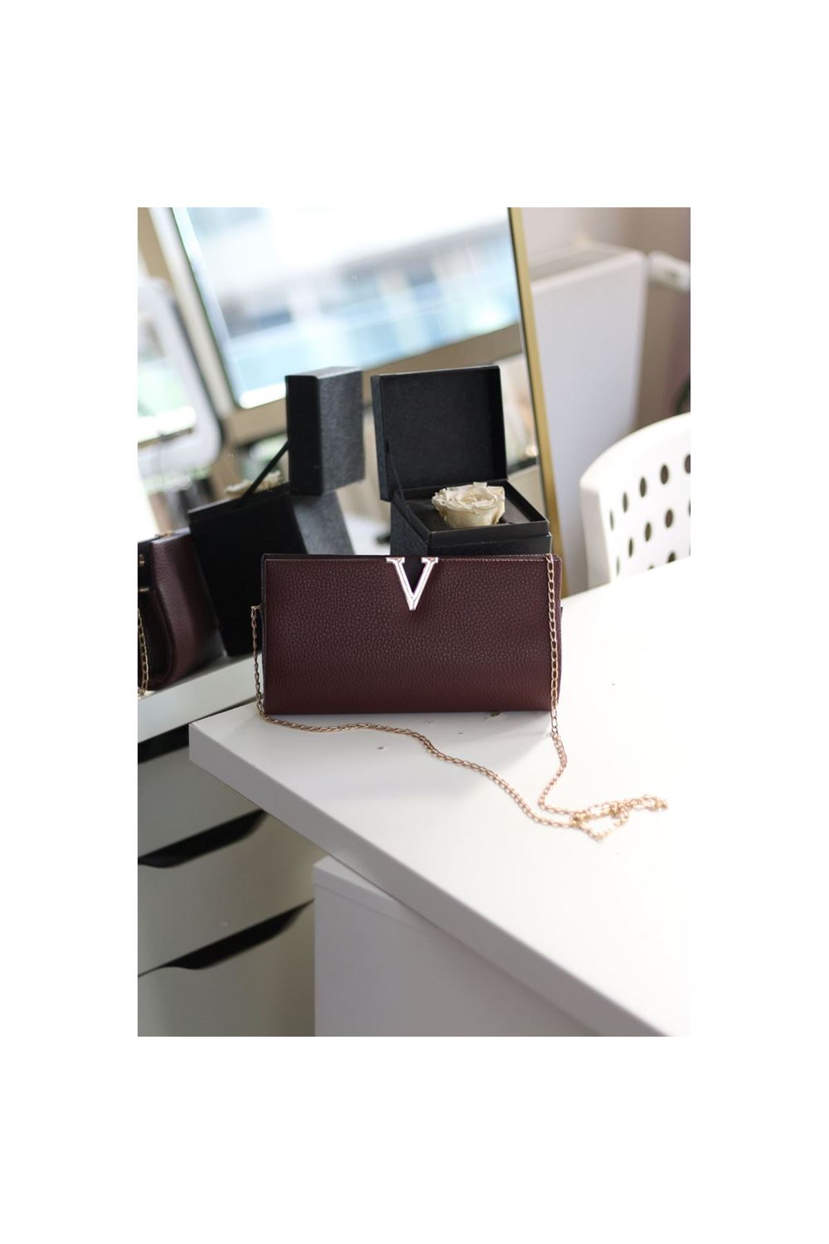 Kadın Bordo Gold Toka Detaylı Zincirli Abiye El Çantası