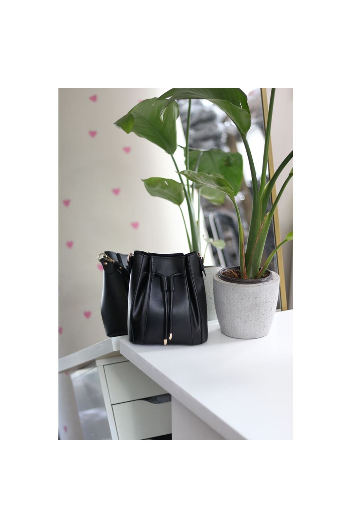 Kadın Siyah Ağzı Büzgü Detaylı Askılı El Omuz Çantası