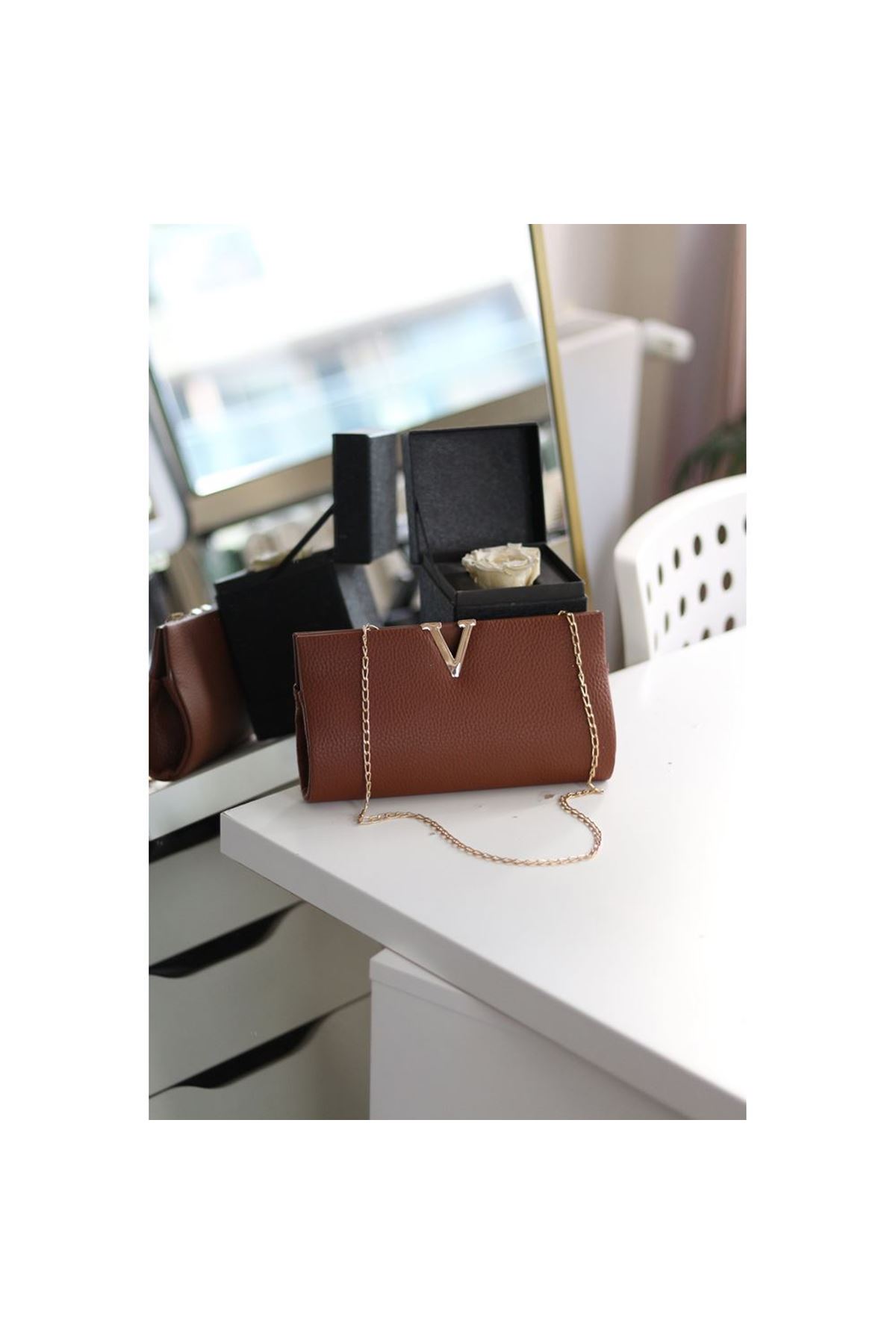 Kadın Taba Gold Toka Detaylı Zincirli Abiye El Çantası