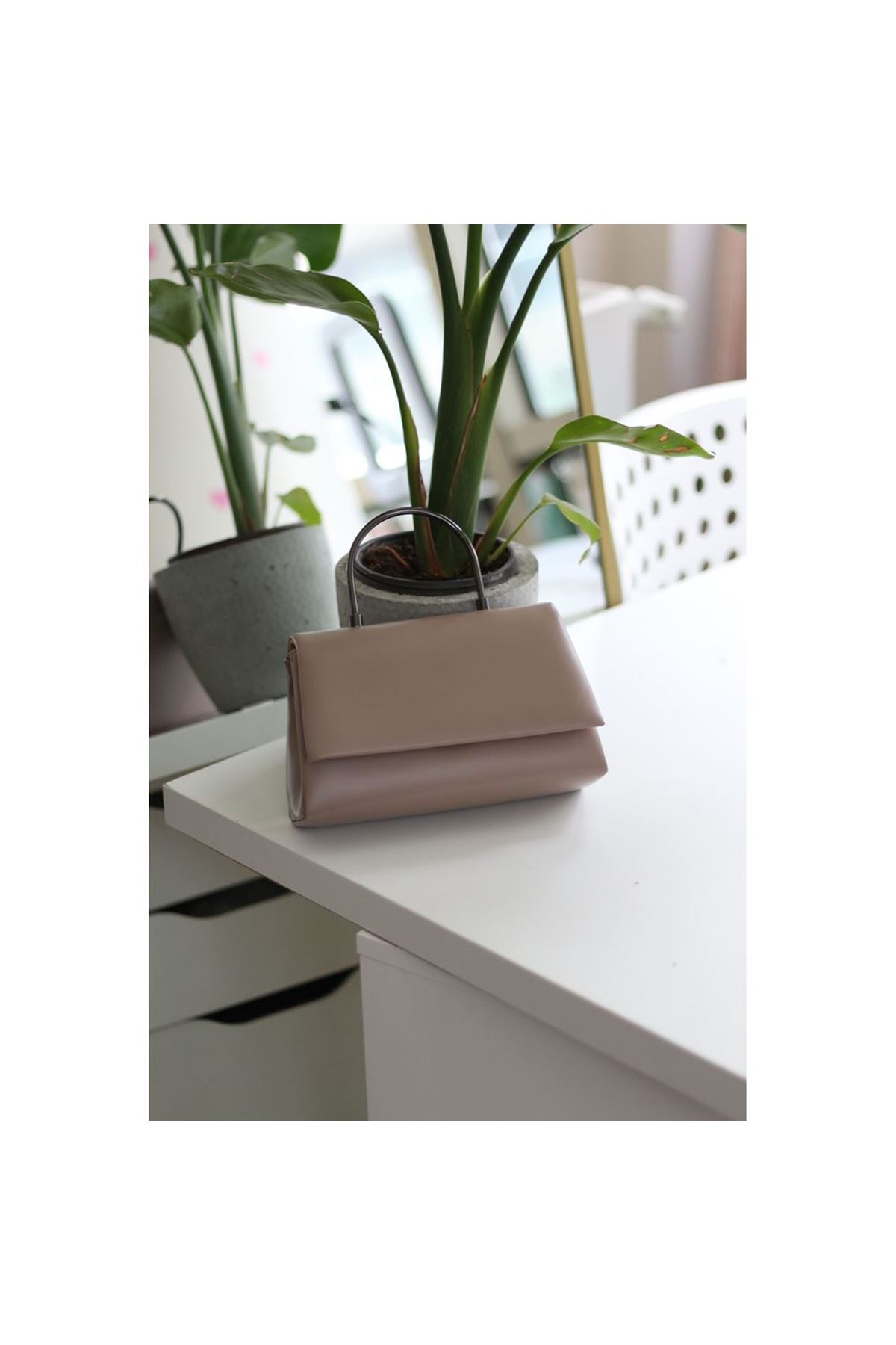 Kadın Vizon Mat Deri Metal Sap Detaylı El &amp;amp; Omuz Çantası