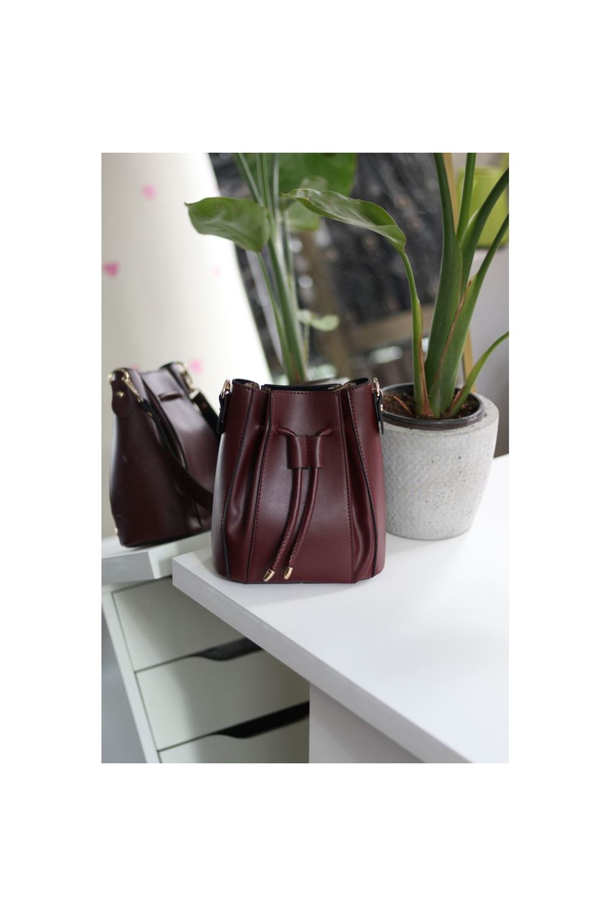 Kadın Bordo Ağzı Büzgü Detaylı Askılı El Omuz Çantası