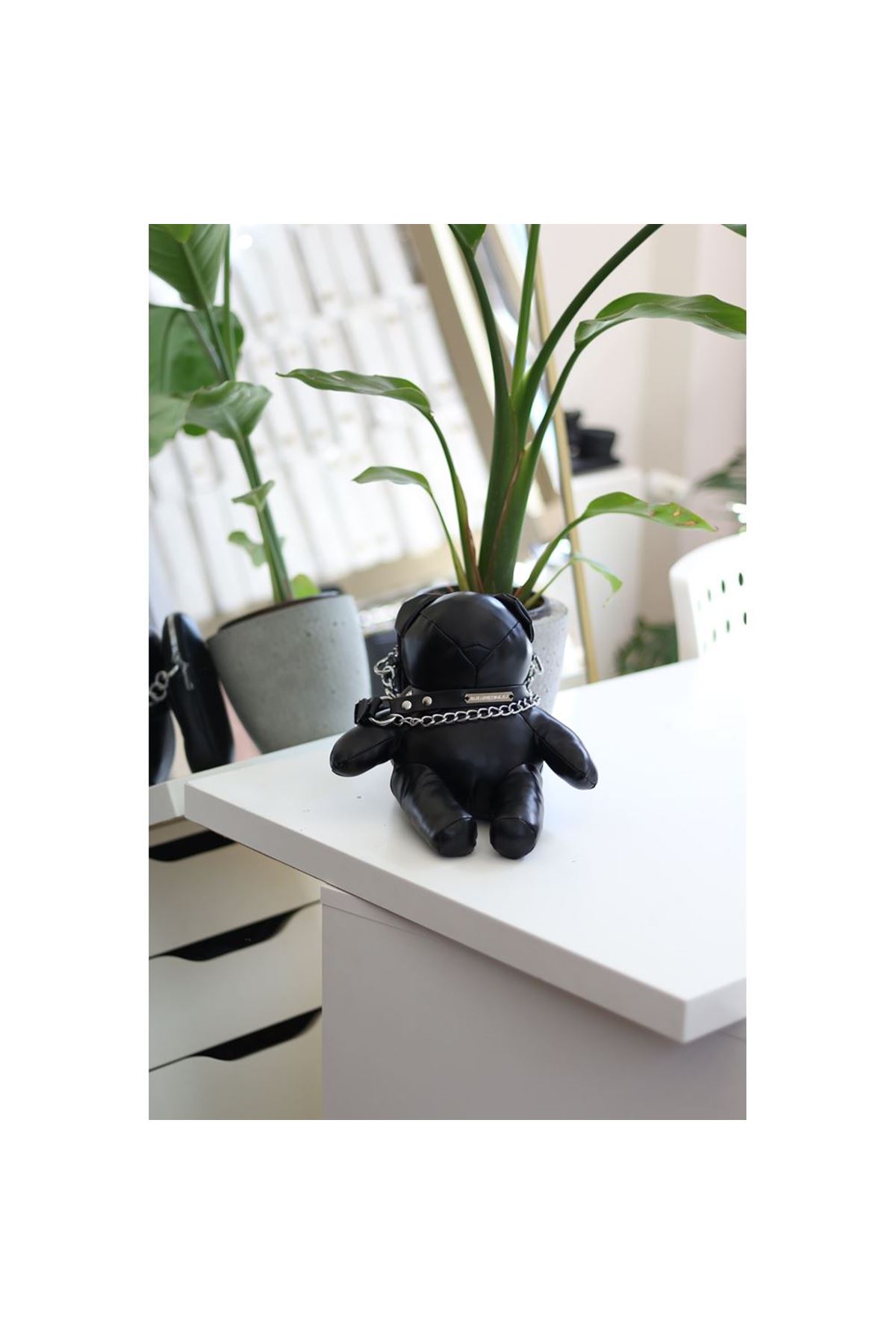 Siyah Ayıcık Maskot Detaylı Kalın Zincir Askılı Telefon Çantası