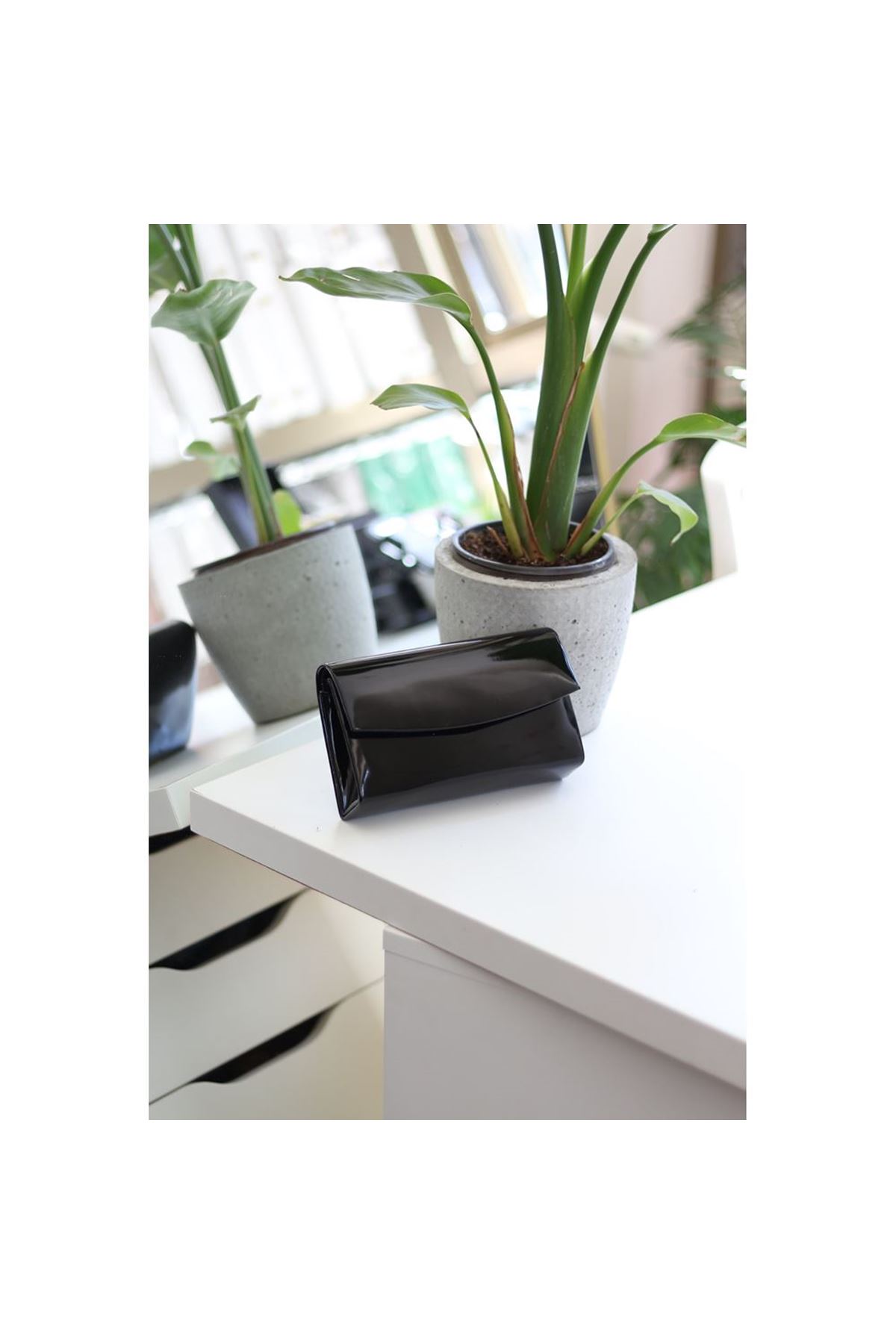 Kadın Rugan Siyah Mini Kutu Omuz Çantası