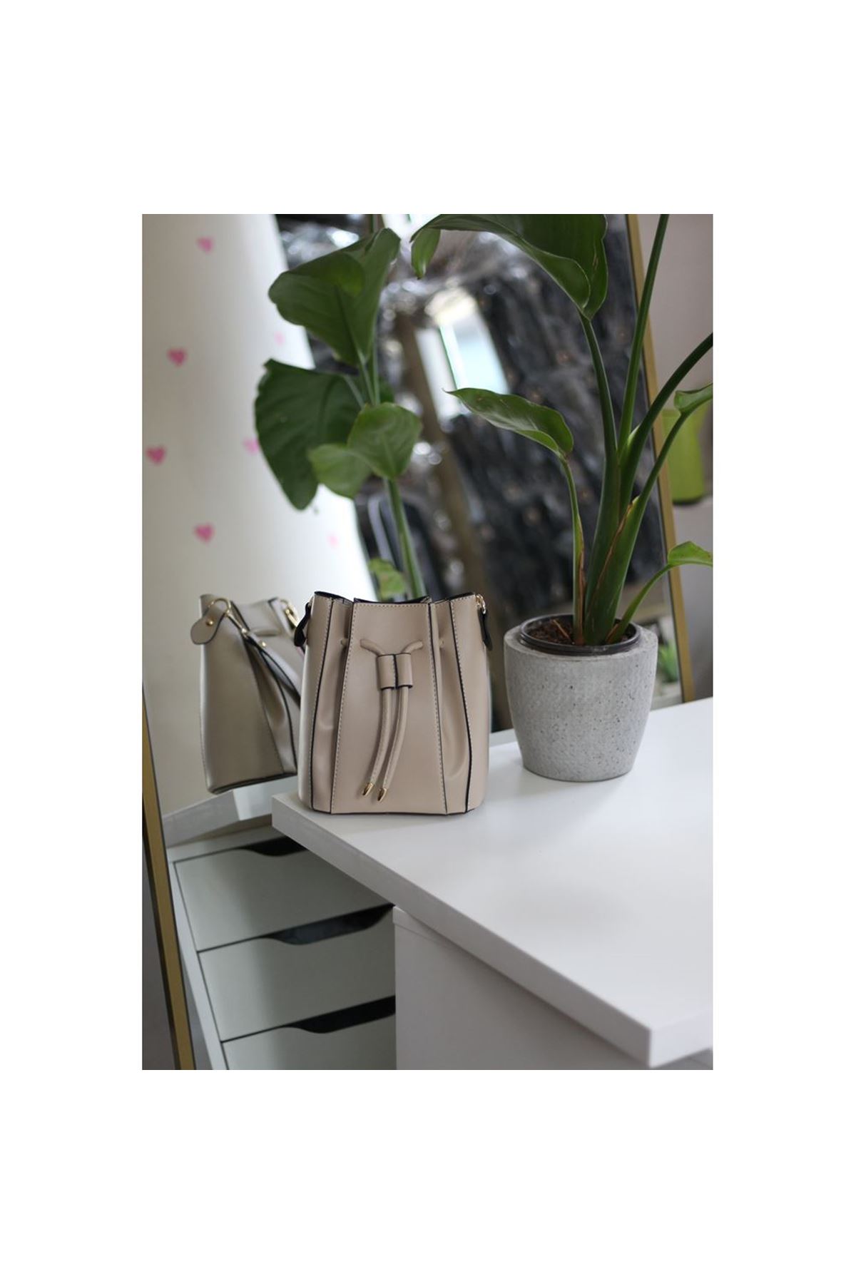 Kadın Krem Ağzı Büzgü Detaylı Askılı El Omuz Çantası