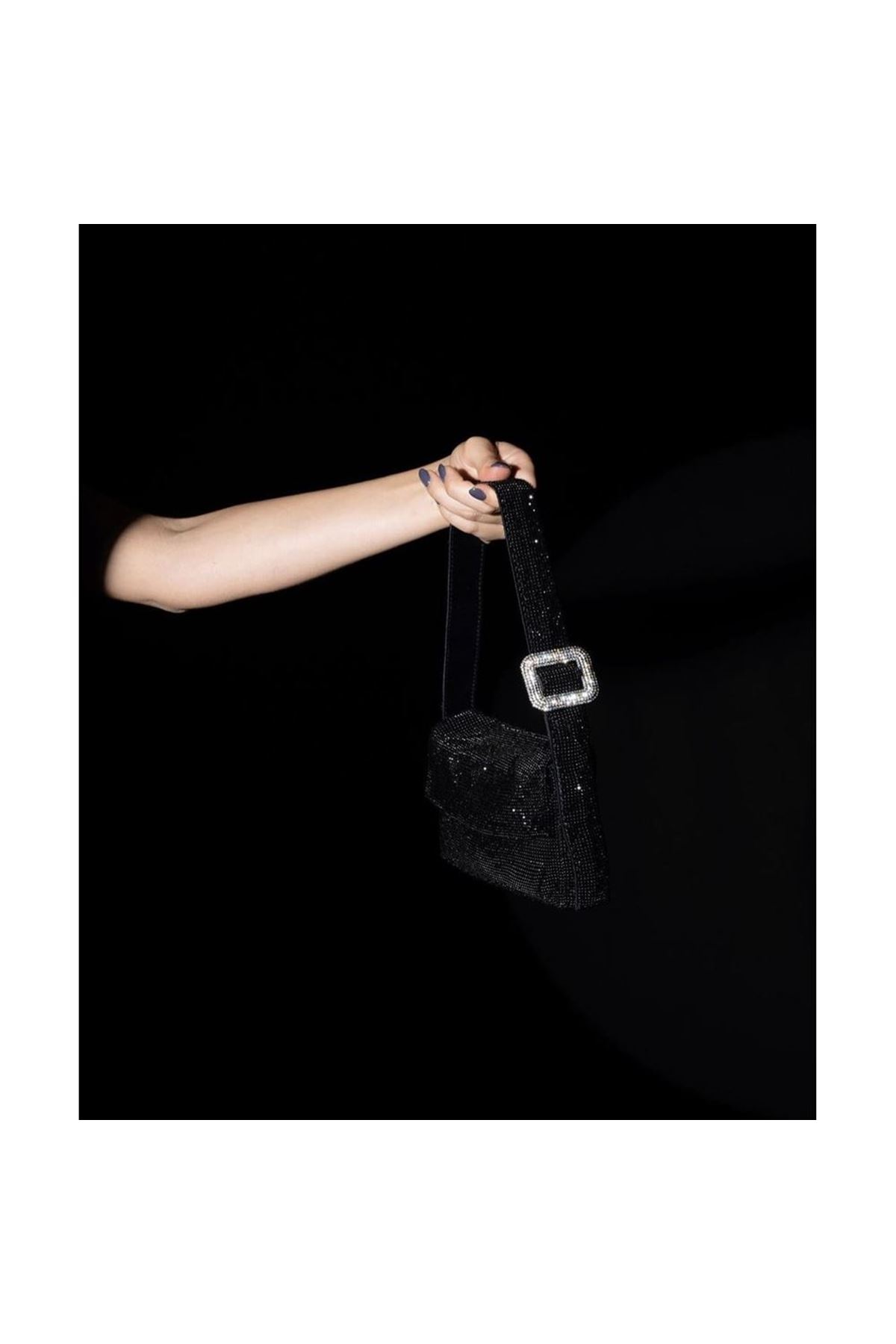 Kadın Siyah Toka Detaylı Taş Dokuma Omuz Çanta