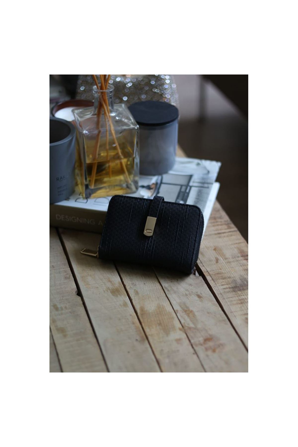 Kadın Siyah Dokulu Kartlık Detaylı Küçük Boy Cüzdan