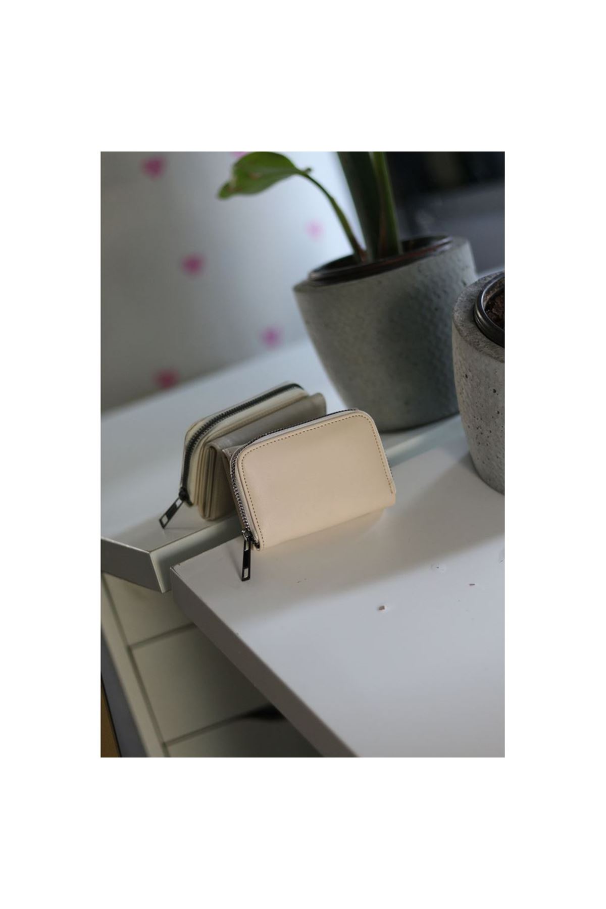 Krem Fermuar ve Kartlık Detaylı Mini Cüzdan