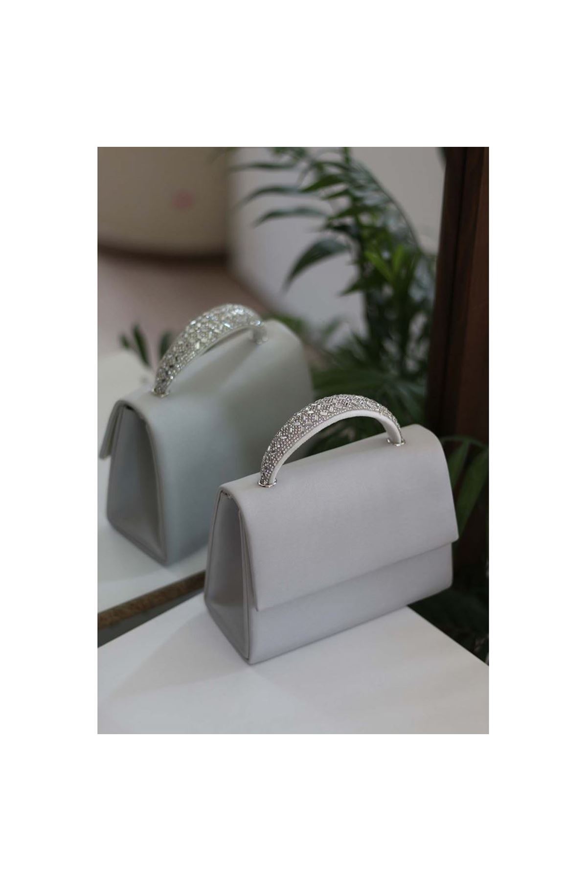 Kadın Gri Taş Tutma Detaylı Abiye Omuz Çantası