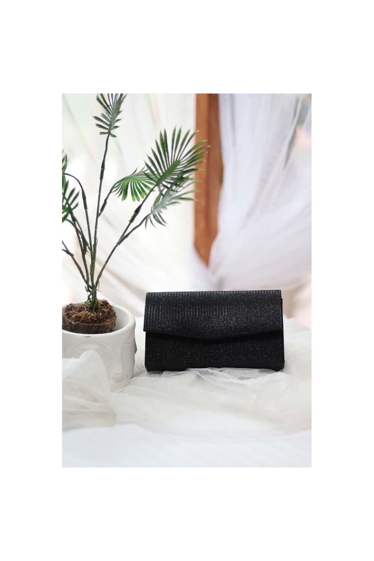 Kadın Simli Siyah Mini Kutu Omuz Çantası