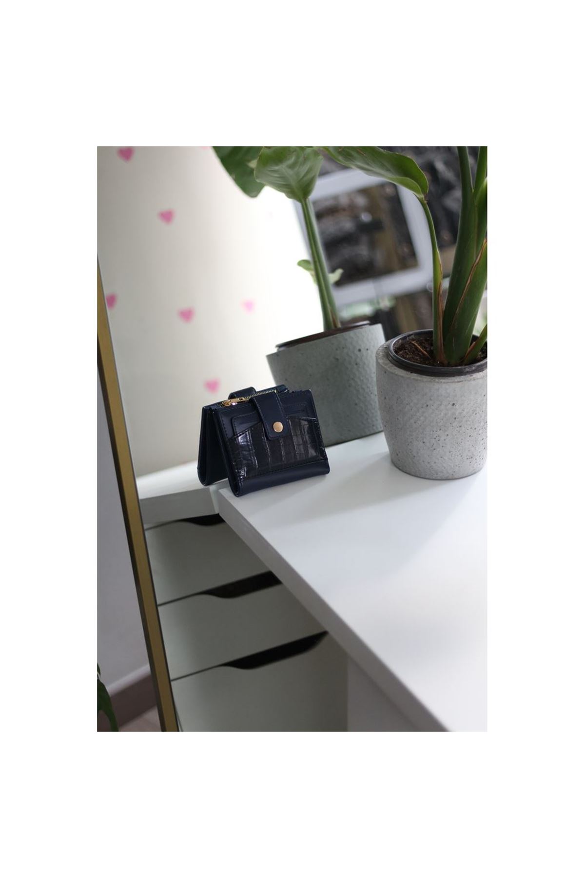 Kadın Koyu Mavi Kroko Desenli Kartlık Detaylı Kare Cüzdan