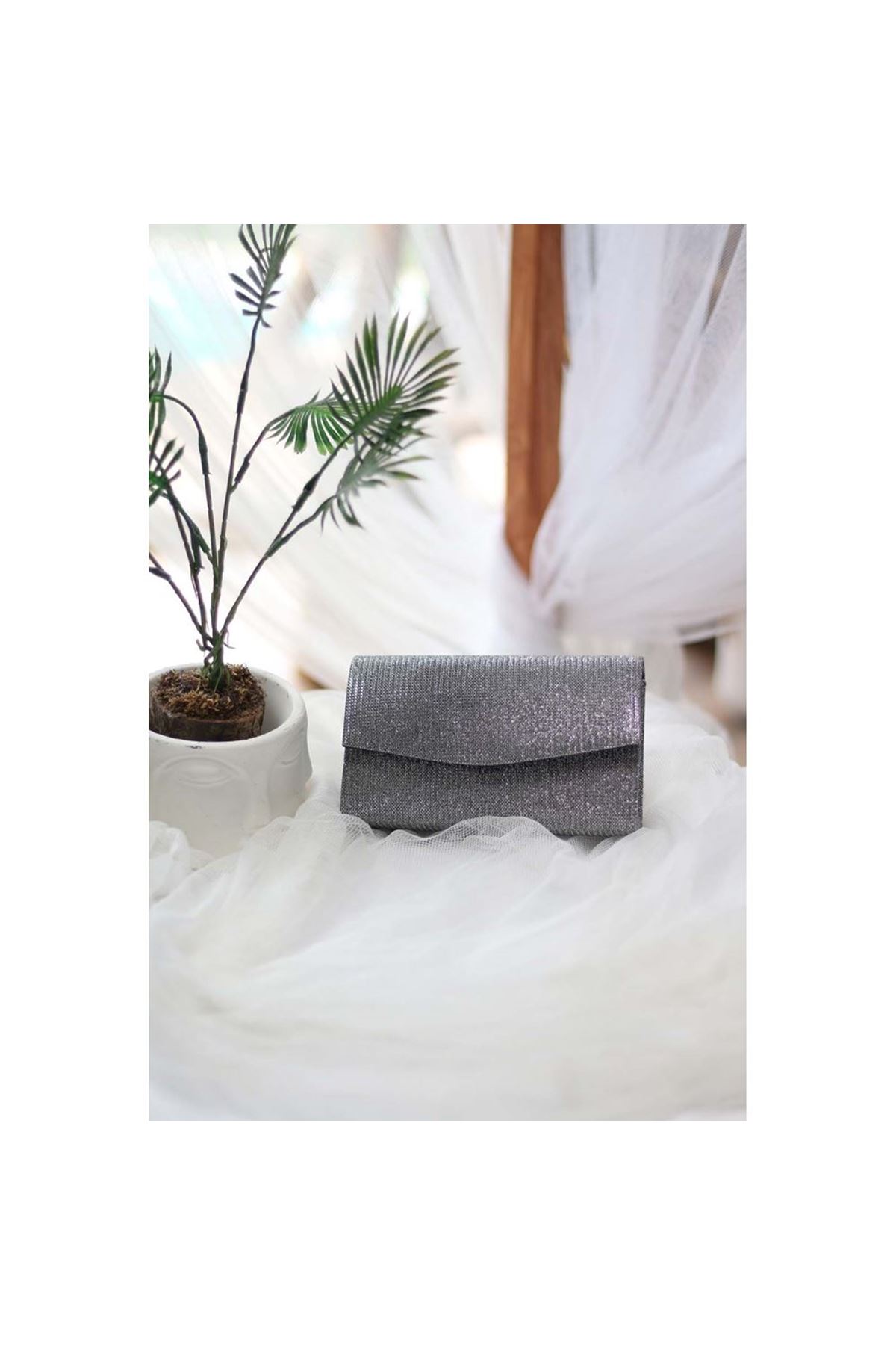 Kadın Simli Platin Mini Kutu Omuz Çantası