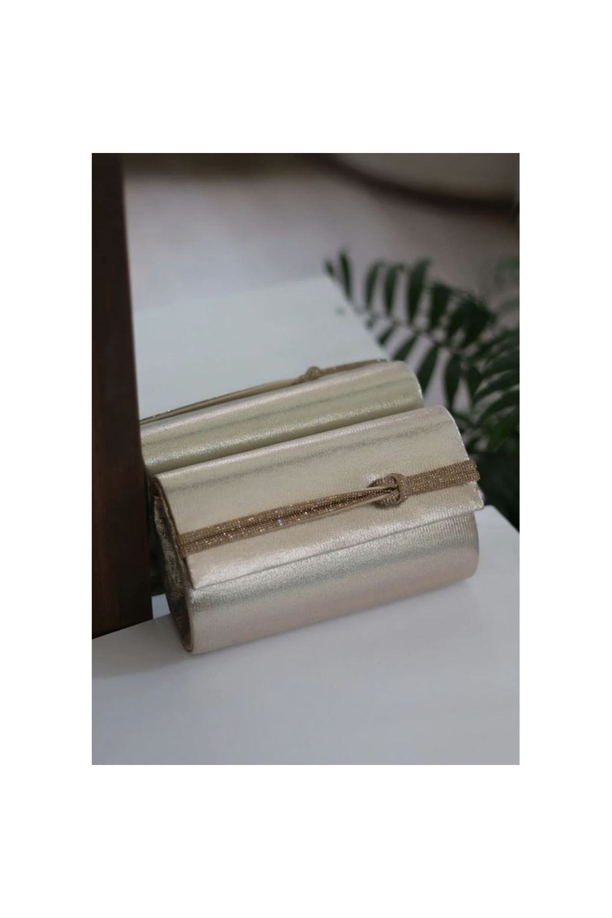 Kadın Gold Taş Detaylı Abiye Zincirli Çanta